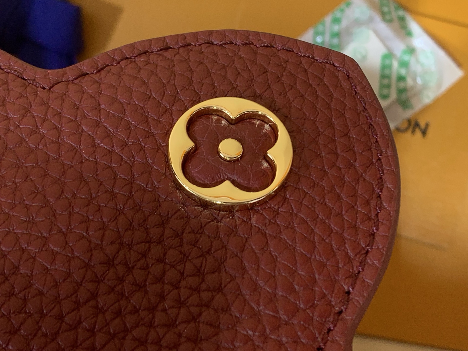 Louis Vuitton Basic Bag M-s