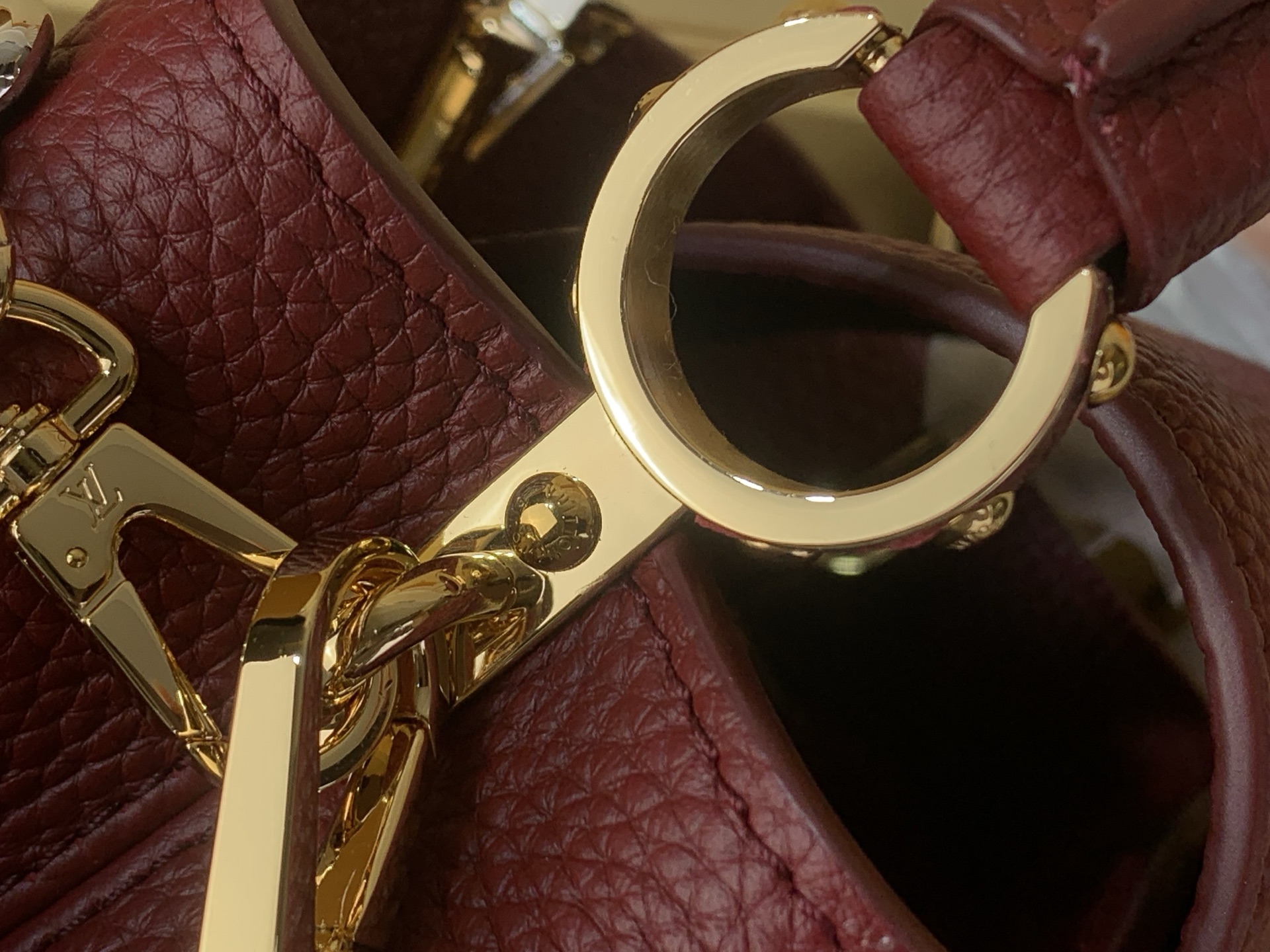 Louis Vuitton Basic Bag M-s