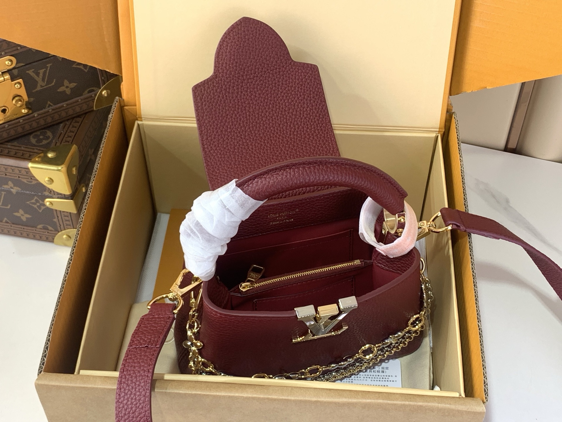Louis Vuitton Basic Bag M-l-s