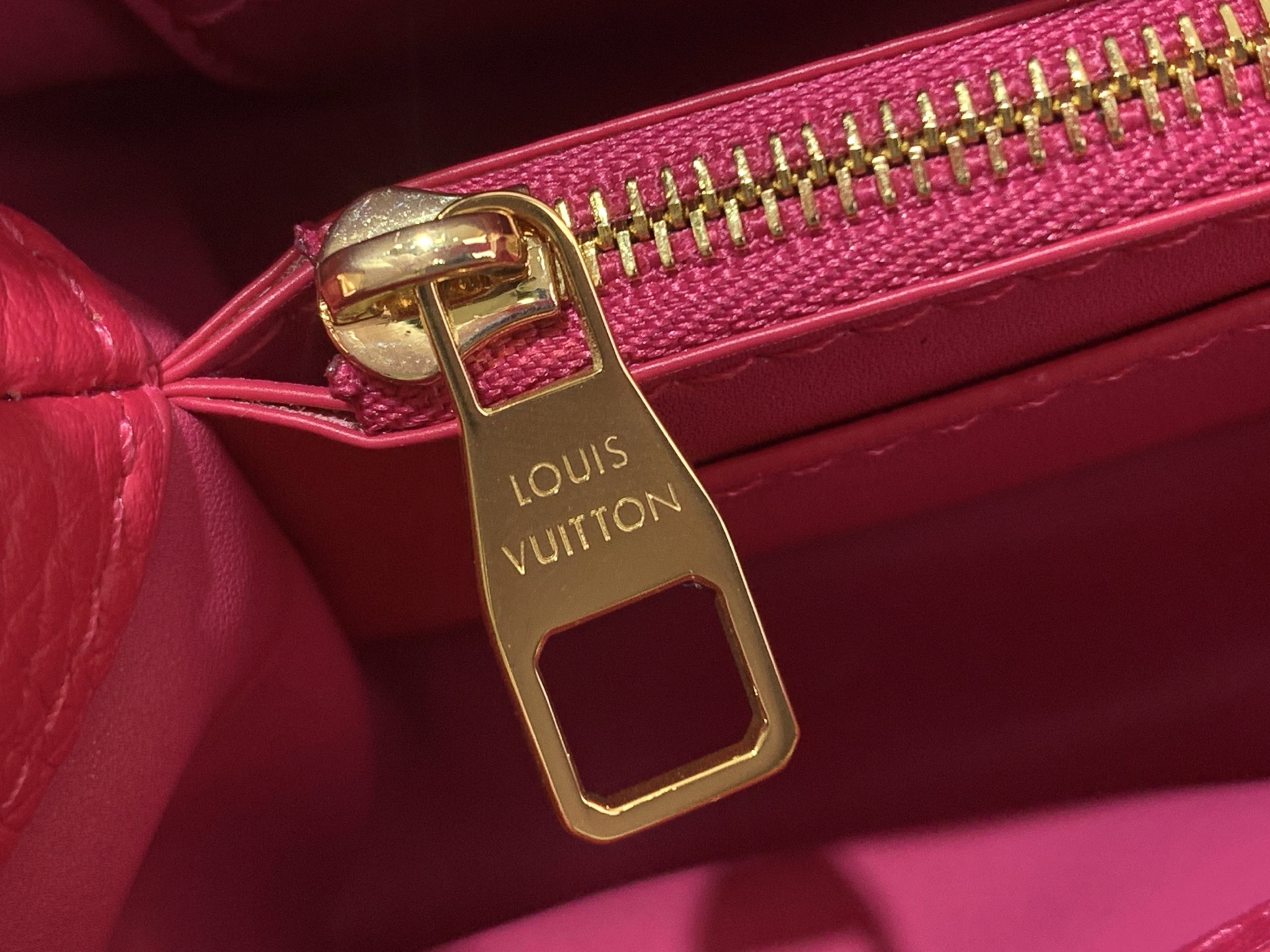 Louis Vuitton Basic Bag M-s