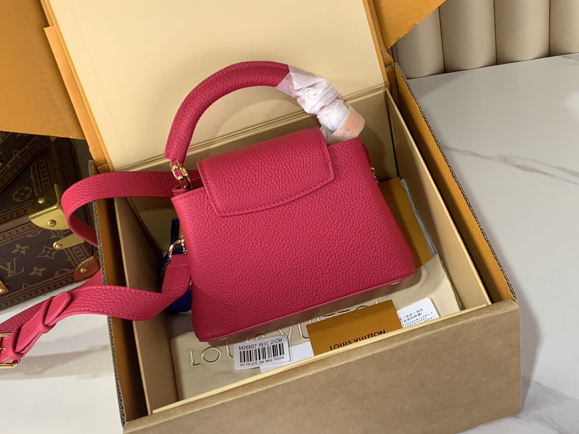 Louis Vuitton Basic Bag M-l-s