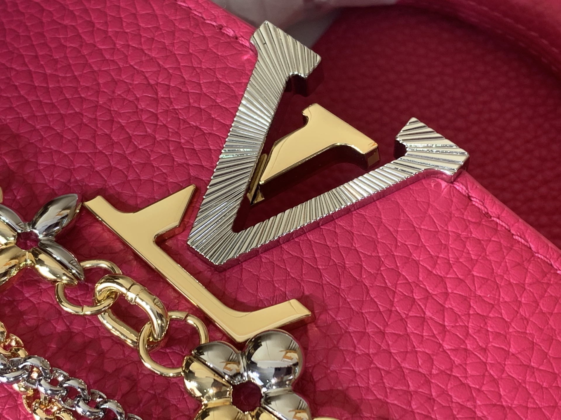 Louis Vuitton Basic Bag M-l-s