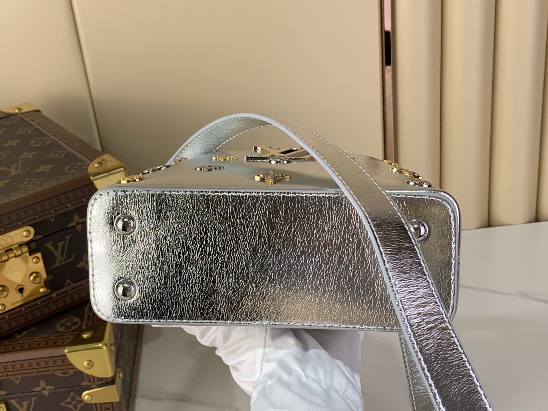 Louis Vuitton Basic Bag Silver M-l-s