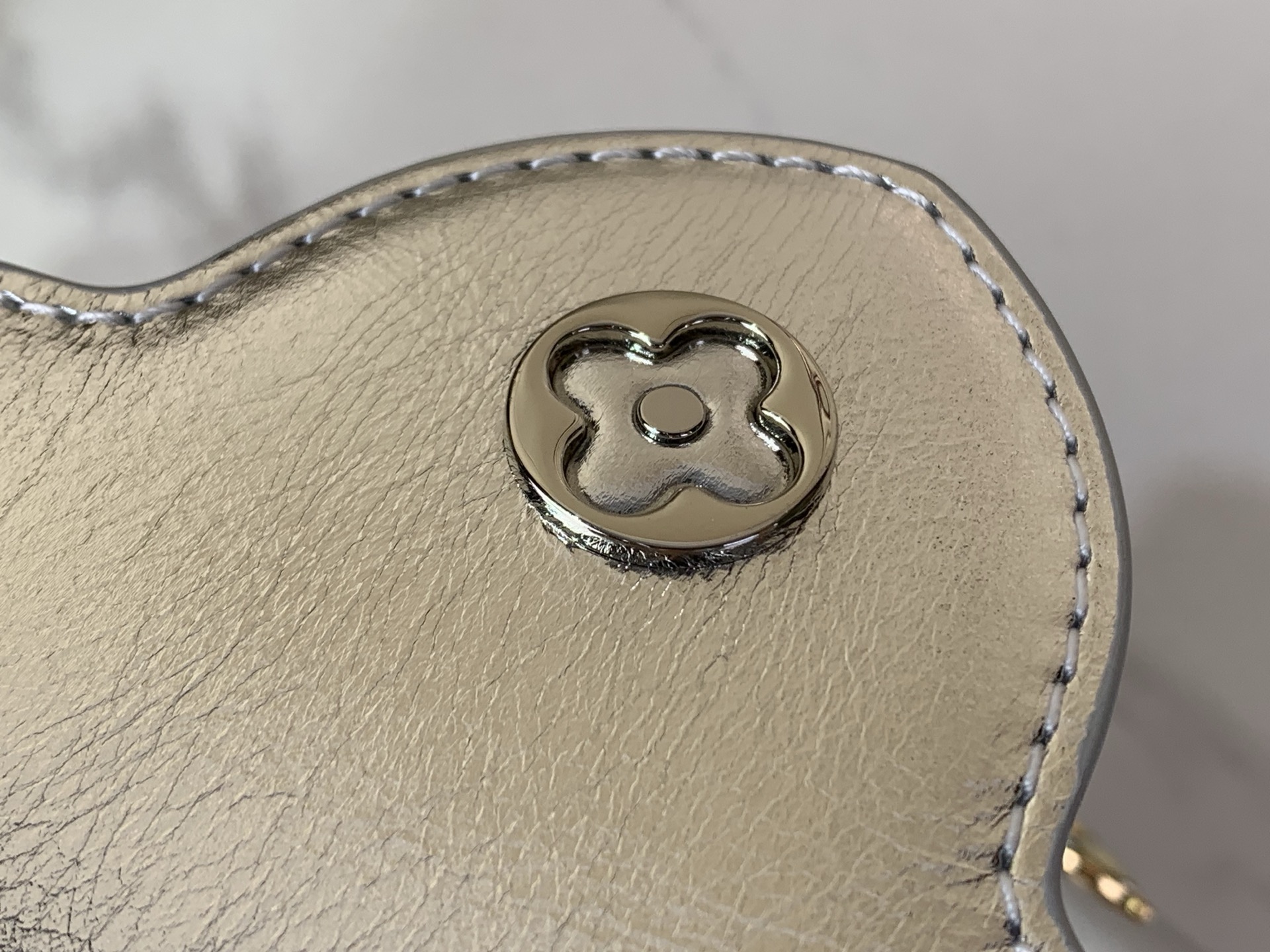 Louis Vuitton Basic Bag Silver M-l-s