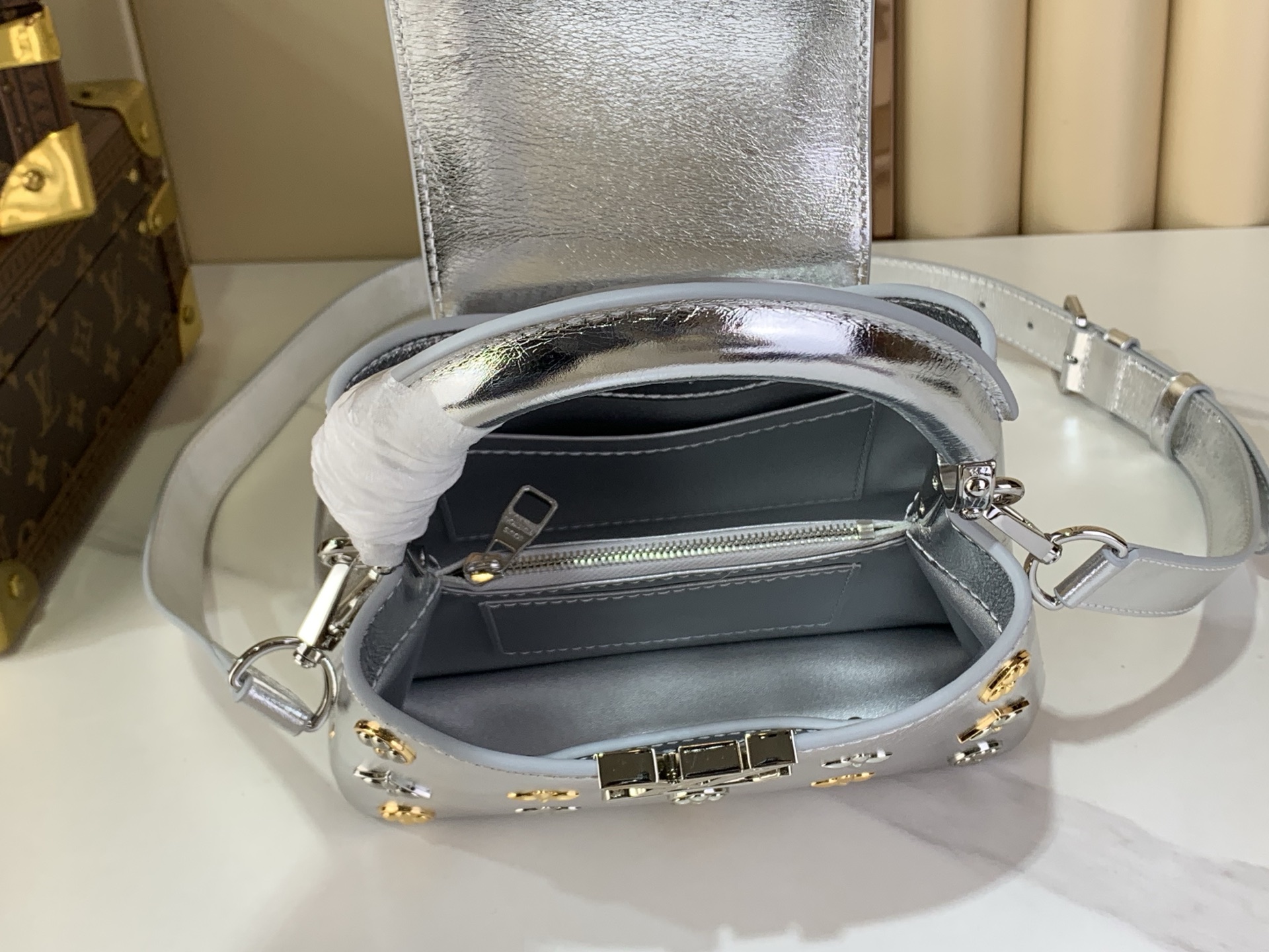 Louis Vuitton Basic Bag Silver M-l-s