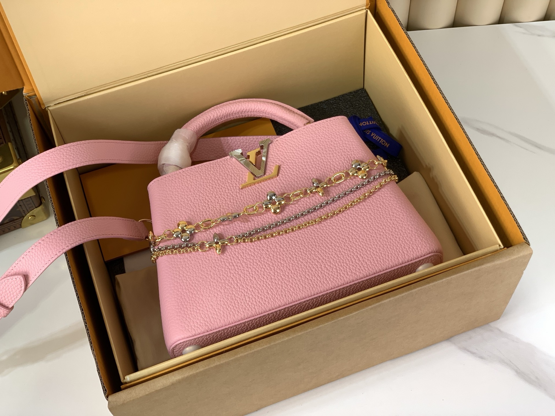 Louis Vuitton Basic Bag Pink M-s
