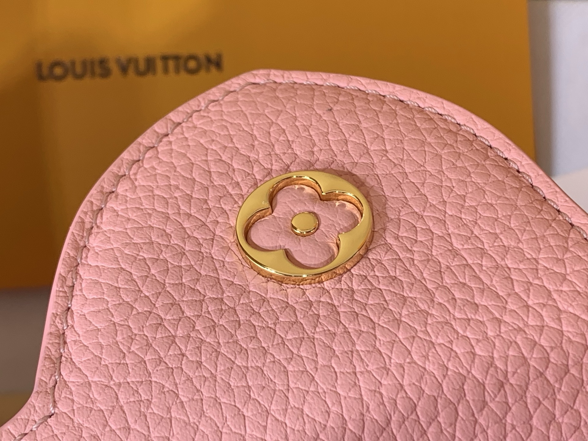 Louis Vuitton Basic Bag Pink M-s