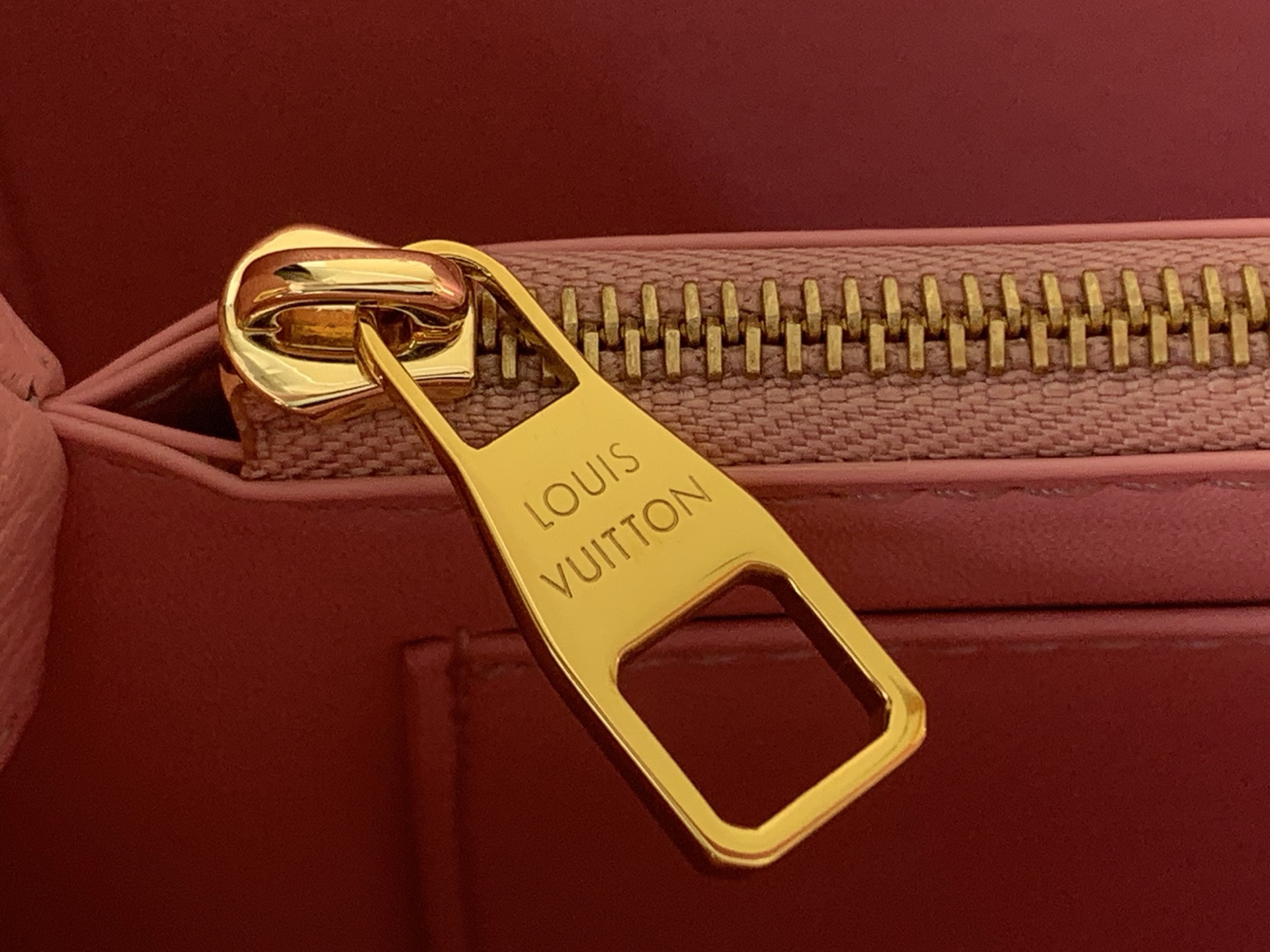 Louis Vuitton Basic Bag Pink M-s