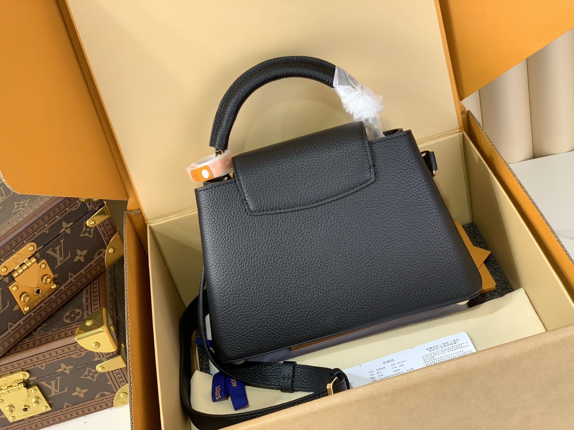 Louis Vuitton Basic Bag Black M-l-s