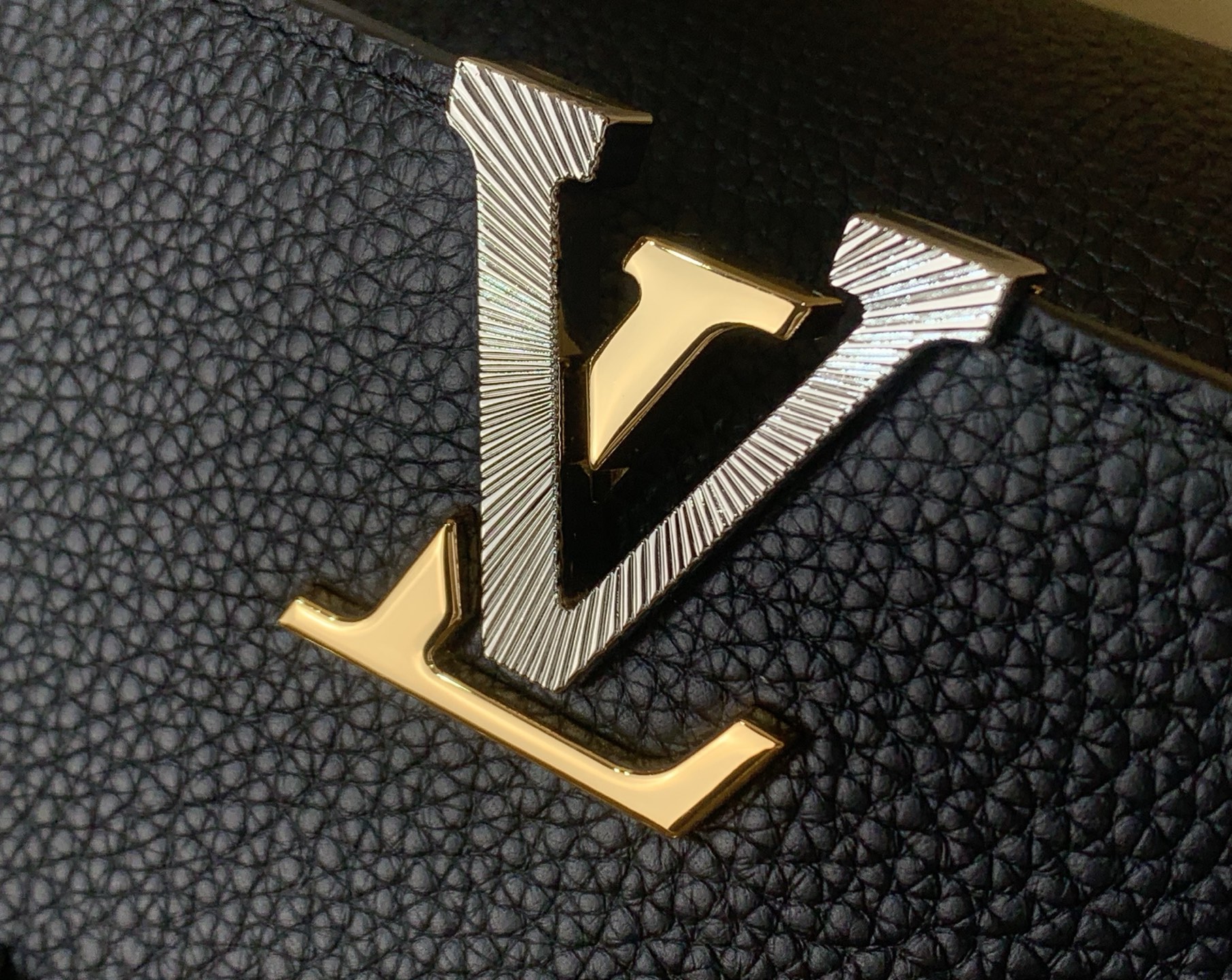 Louis Vuitton Basic Bag Black M-l-s