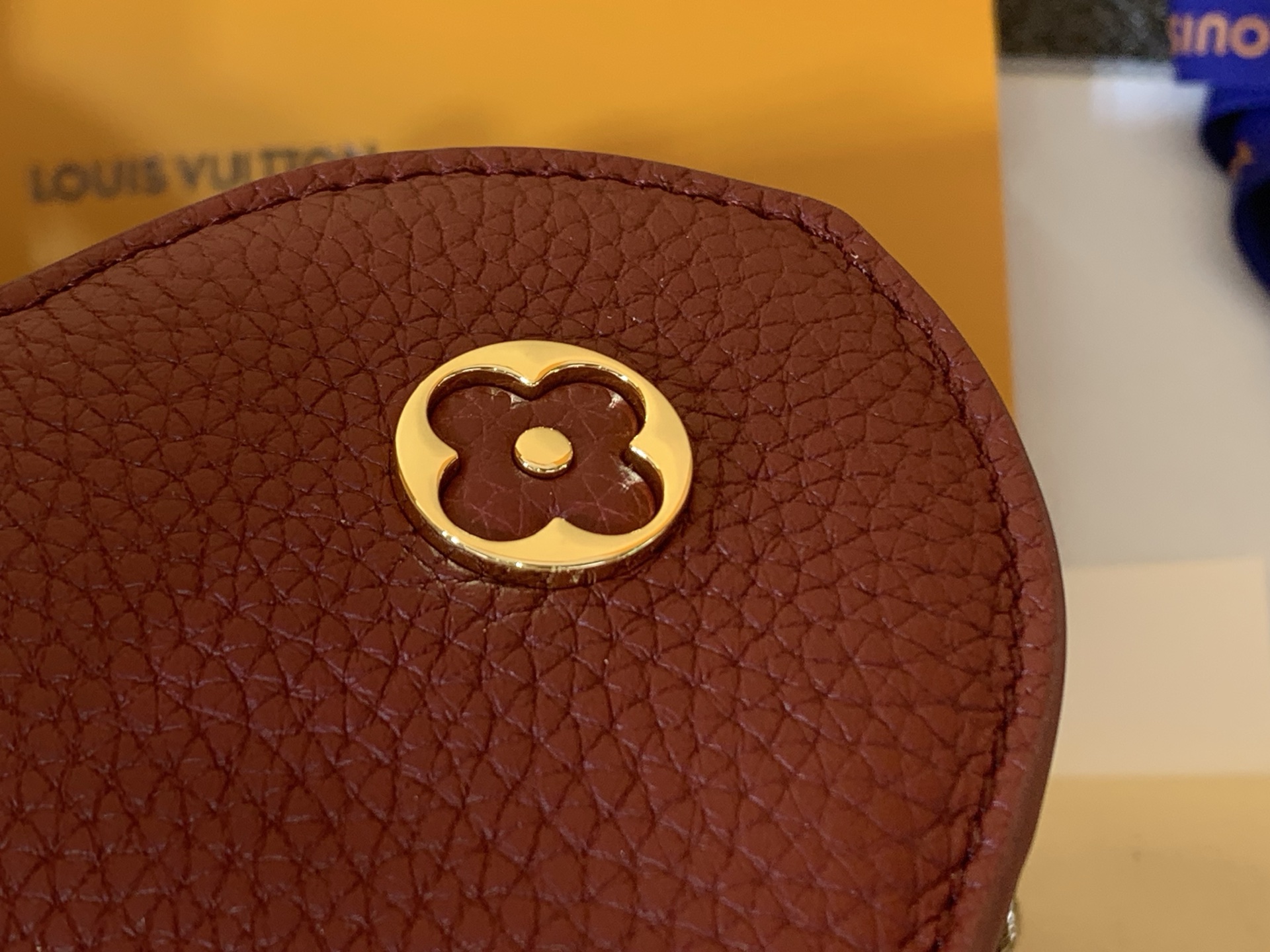 Louis Vuitton Basic Bag M-s