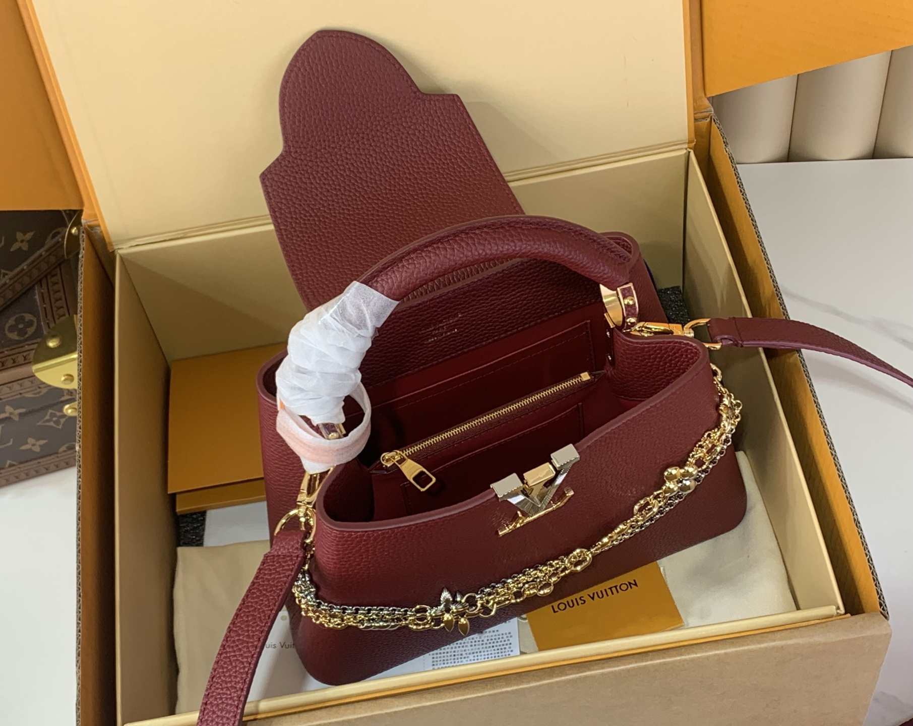 Louis Vuitton Basic Bag M-l-s