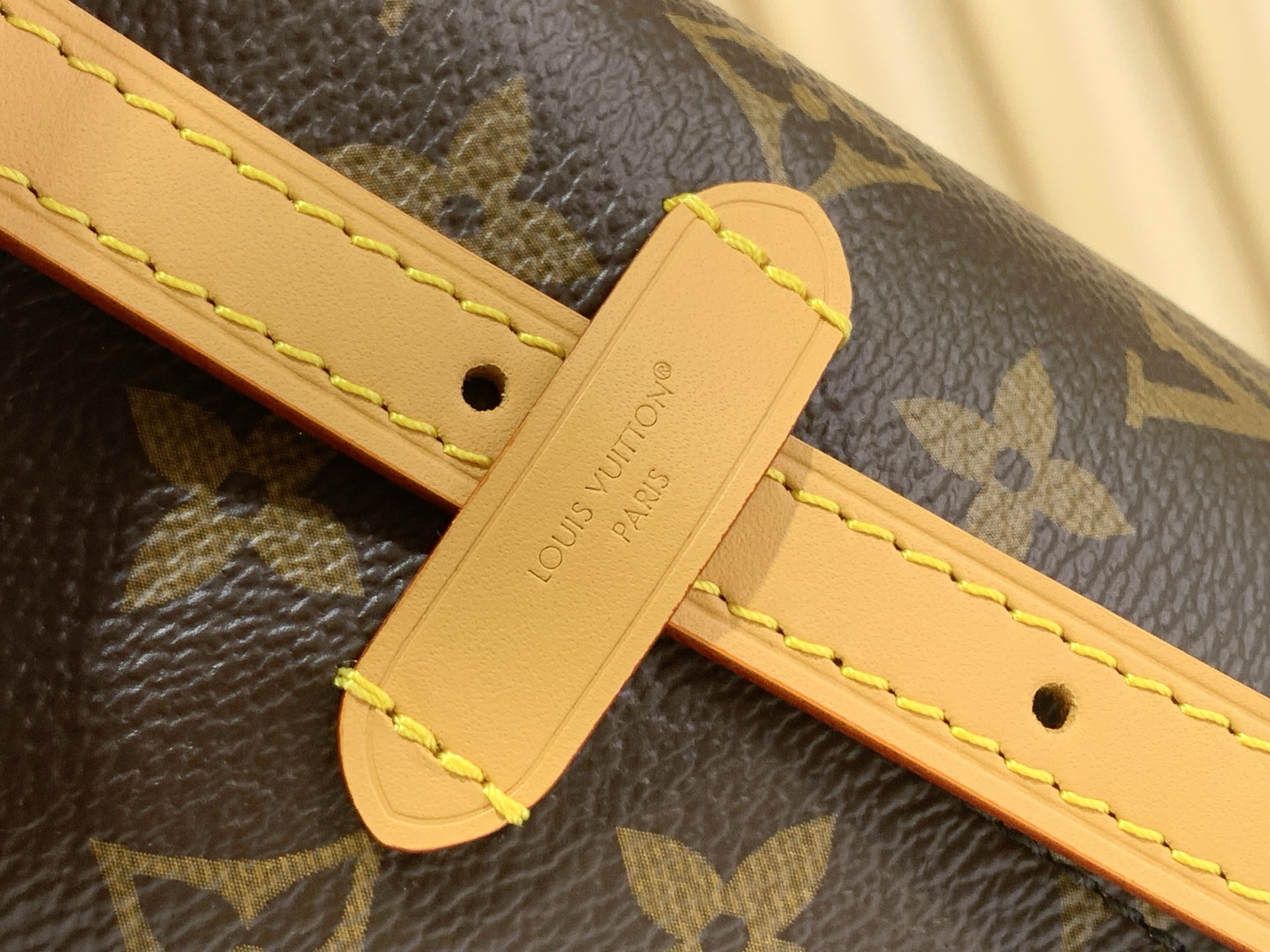 Louis Vuitton Basic Bag M-l-s