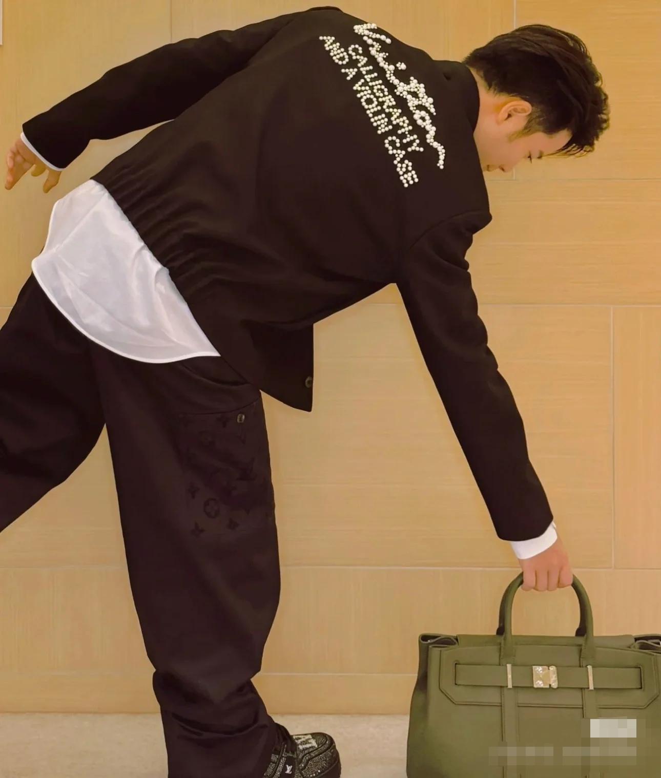 Louis Vuitton Tote Bag Black M-s