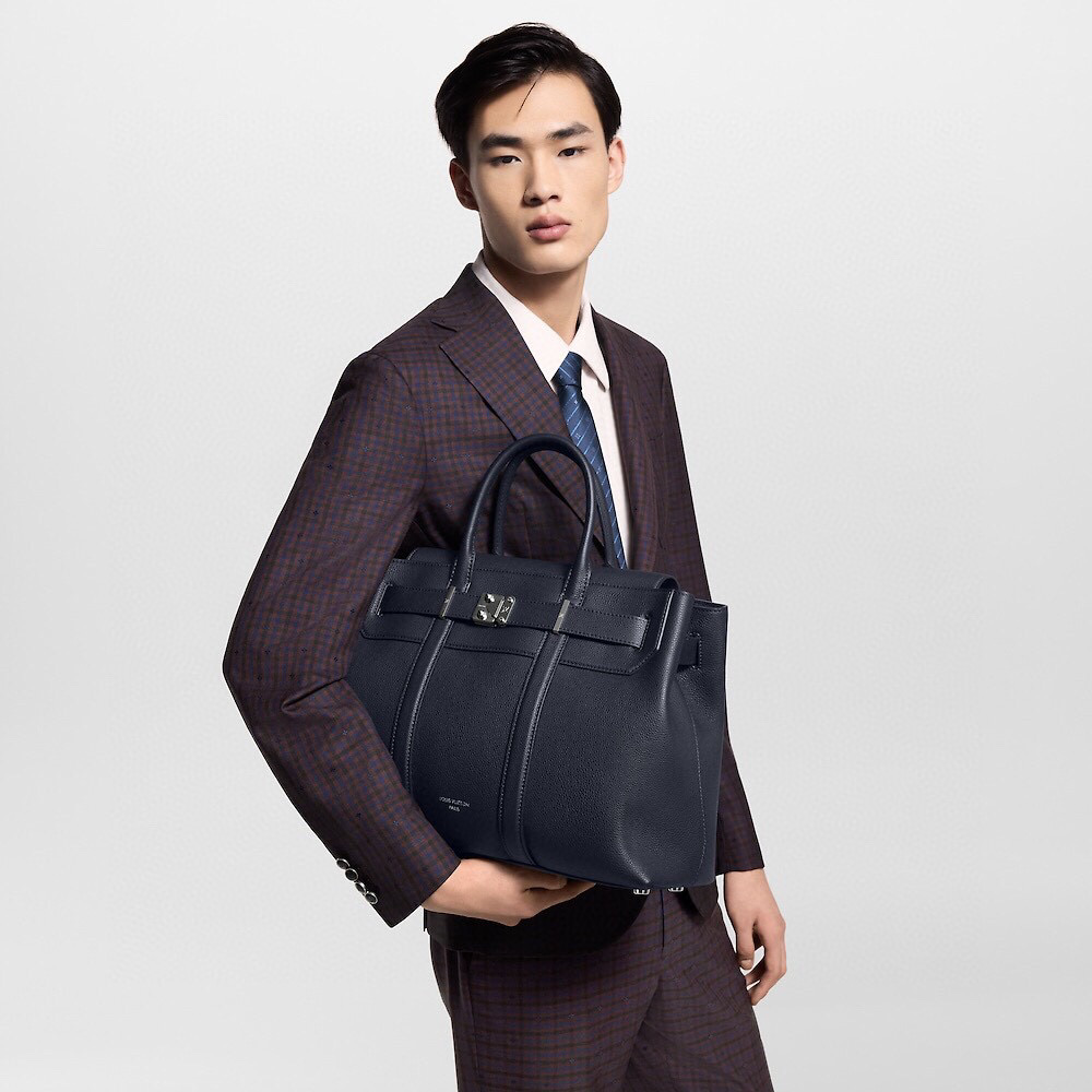 Louis Vuitton Tote Bag Black M-s