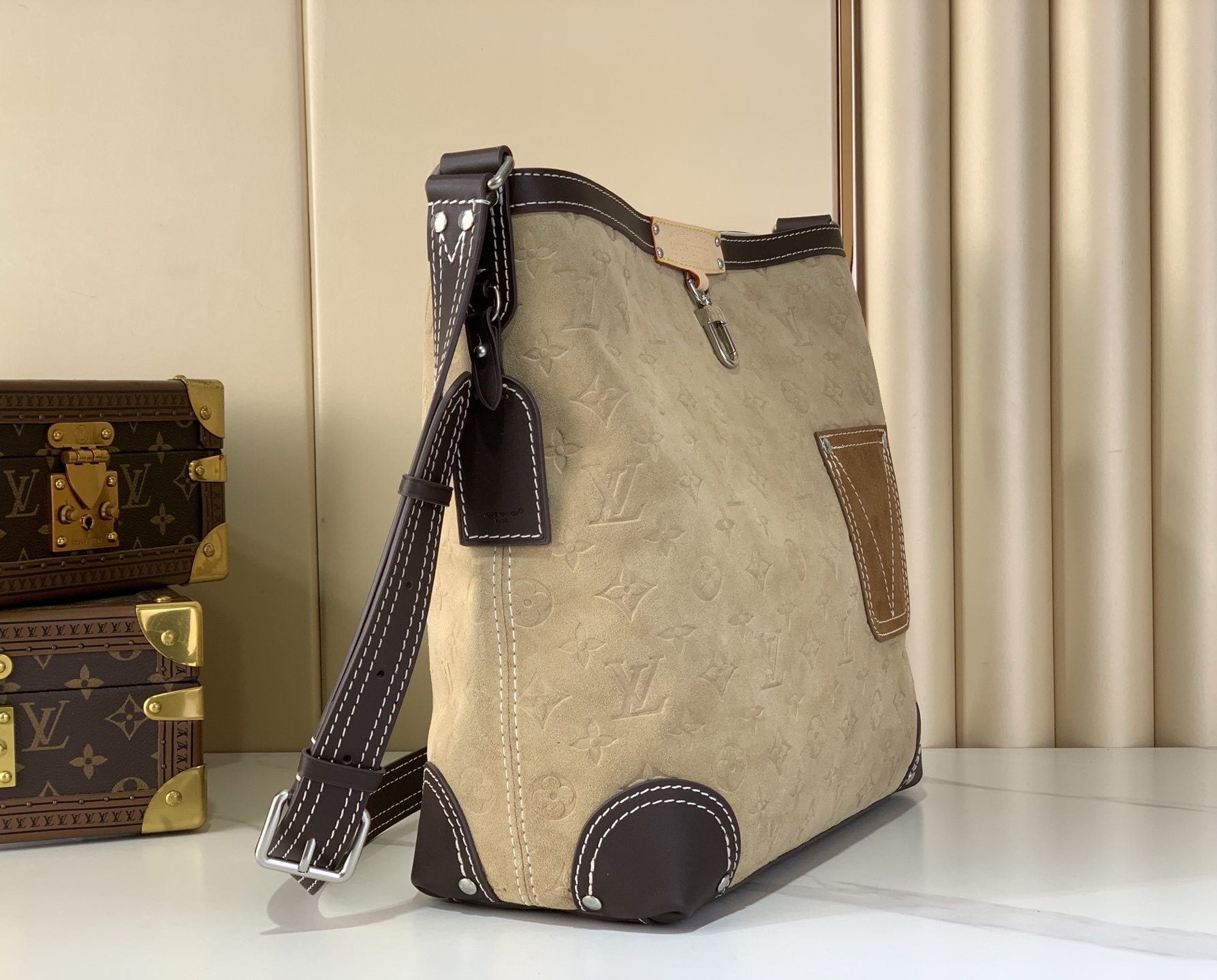 Louis Vuitton Basic Bag Canvas M-s