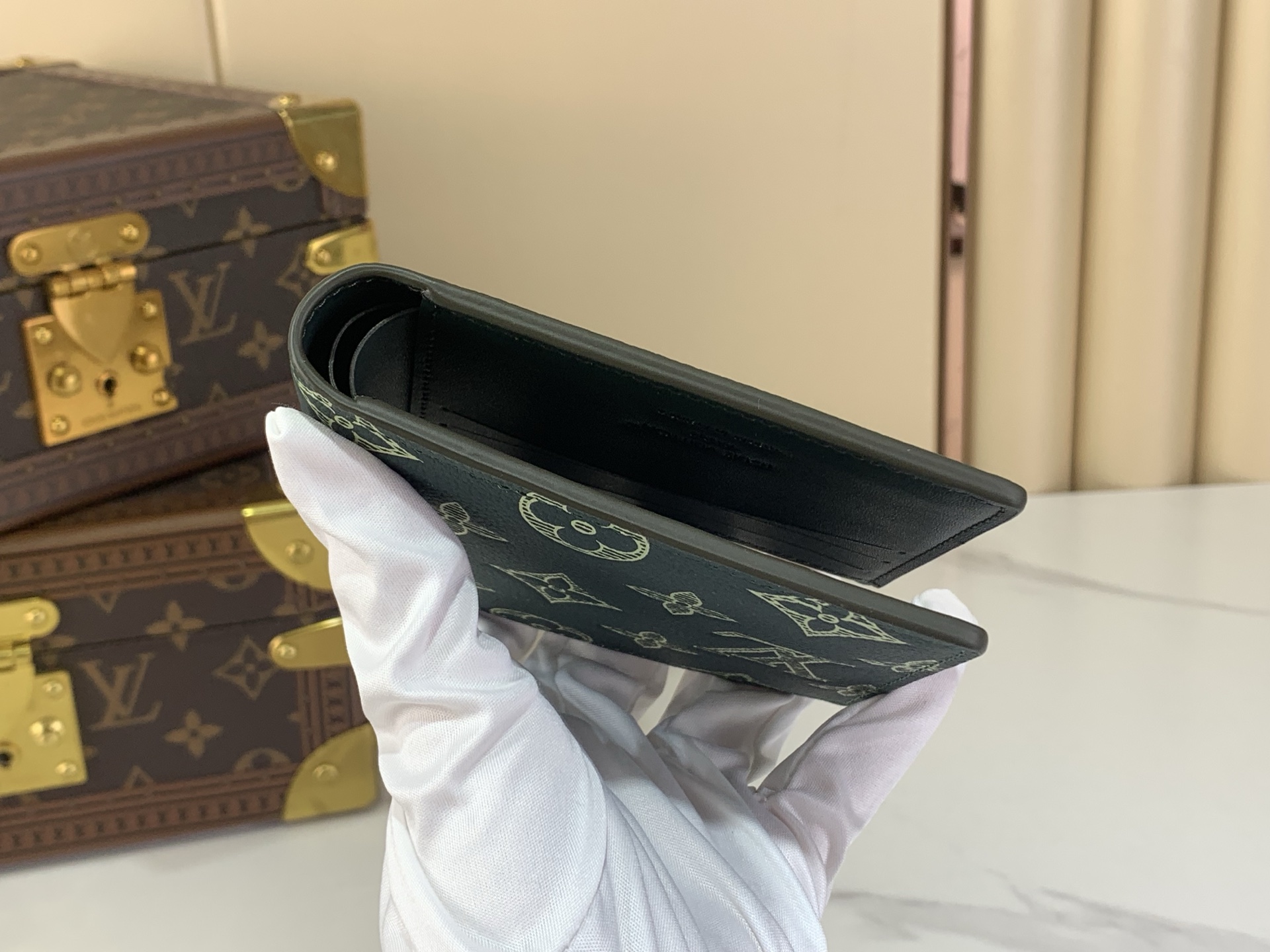 Louis Vuitton Basic Bag Cow Leather Green M-l