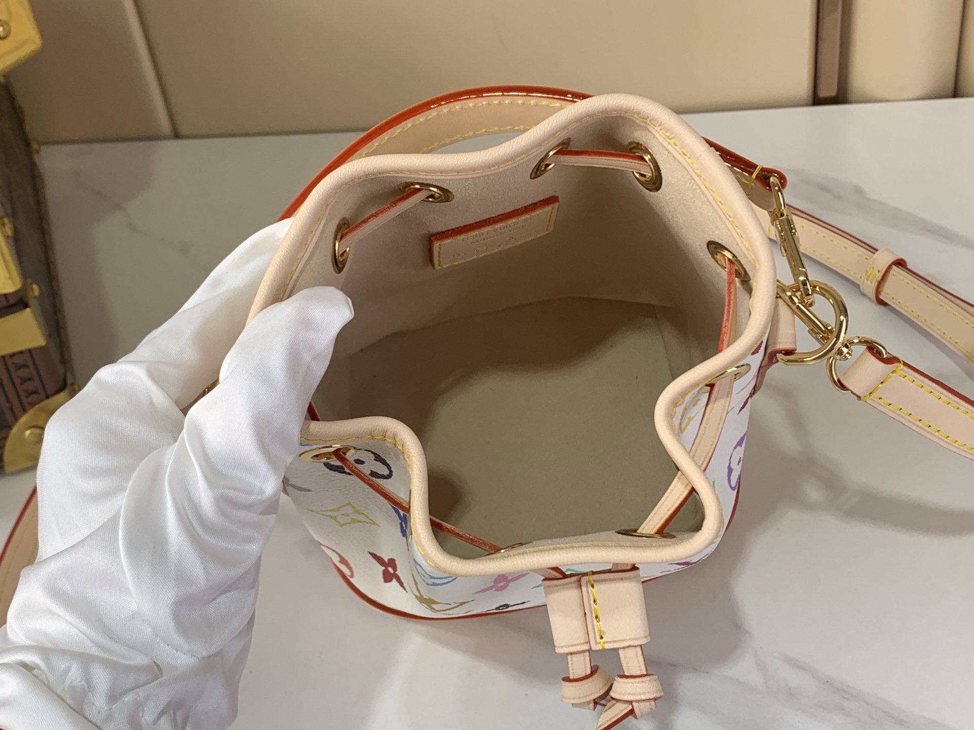 Louis Vuitton Basic Bag Cow Leather M