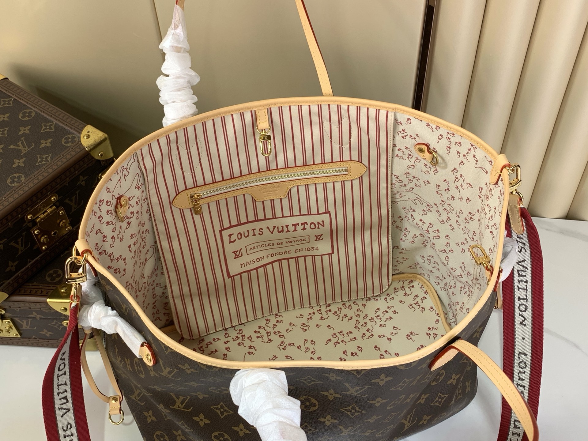 Louis Vuitton Basic Bag M-l-s