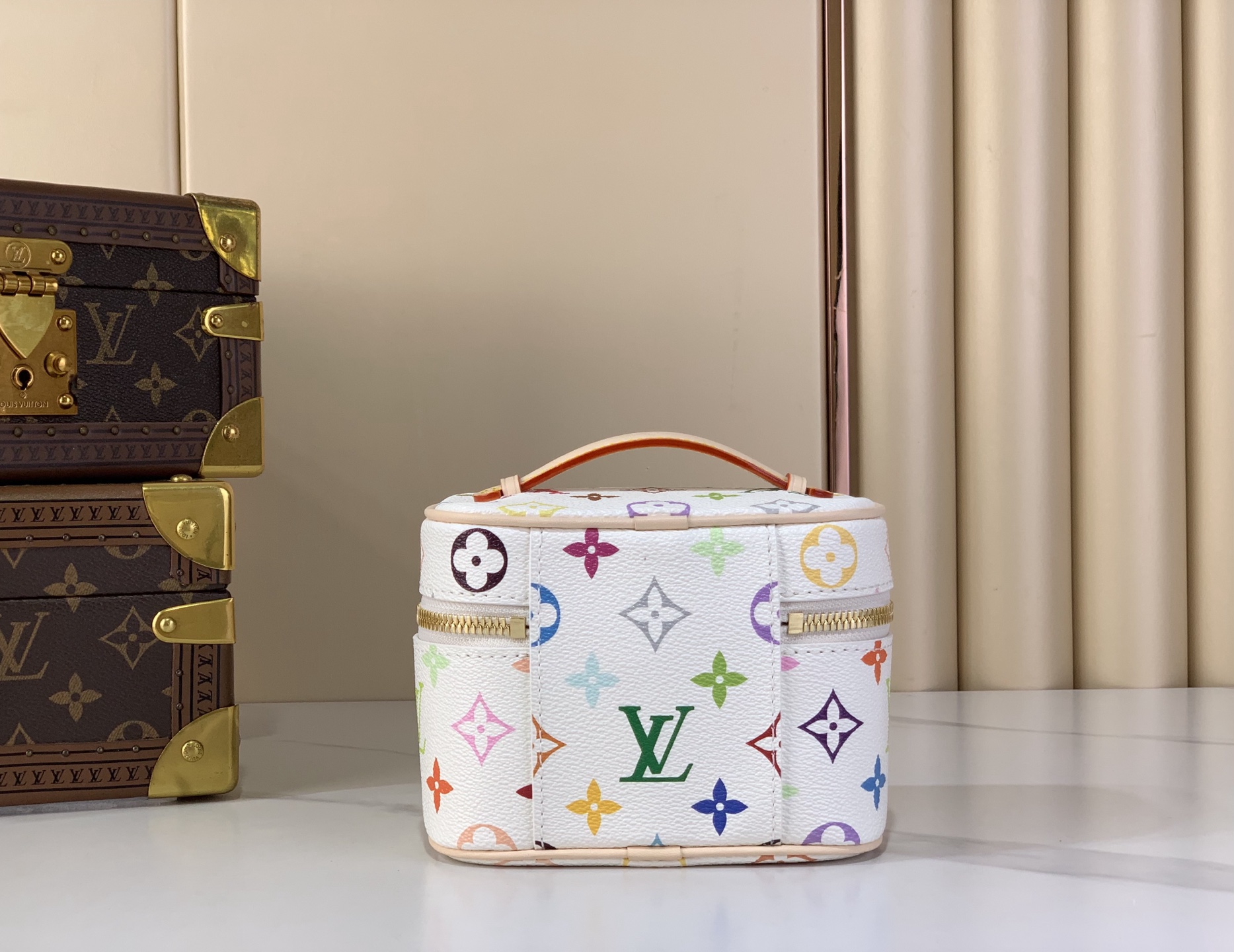 Louis Vuitton Basic Bag Canvas M