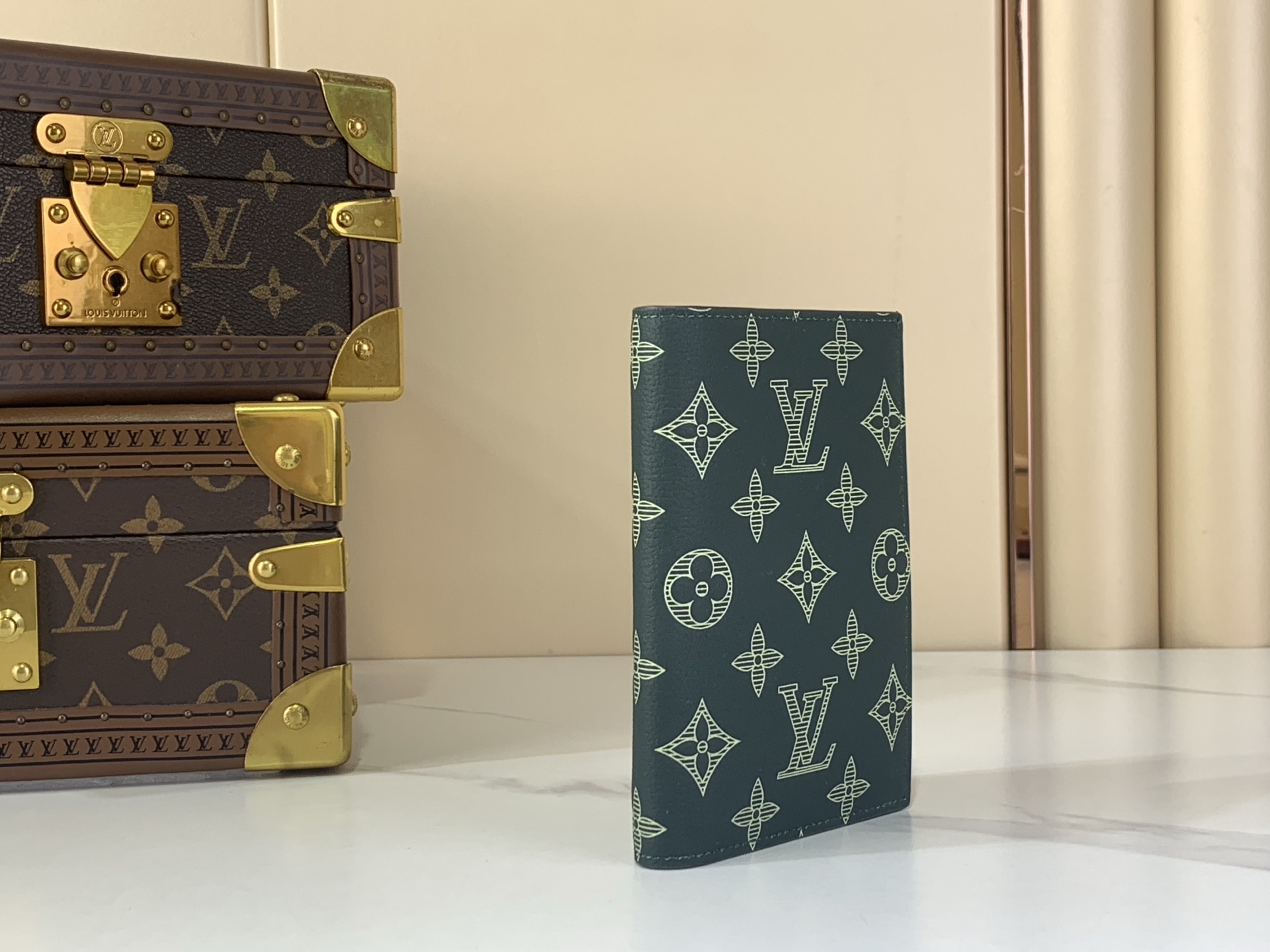 Louis Vuitton Basic Bag Cow Leather Green M-s