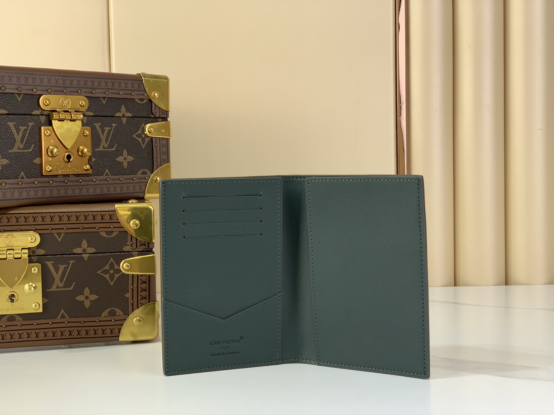 Louis Vuitton Basic Bag Cow Leather Green M-s