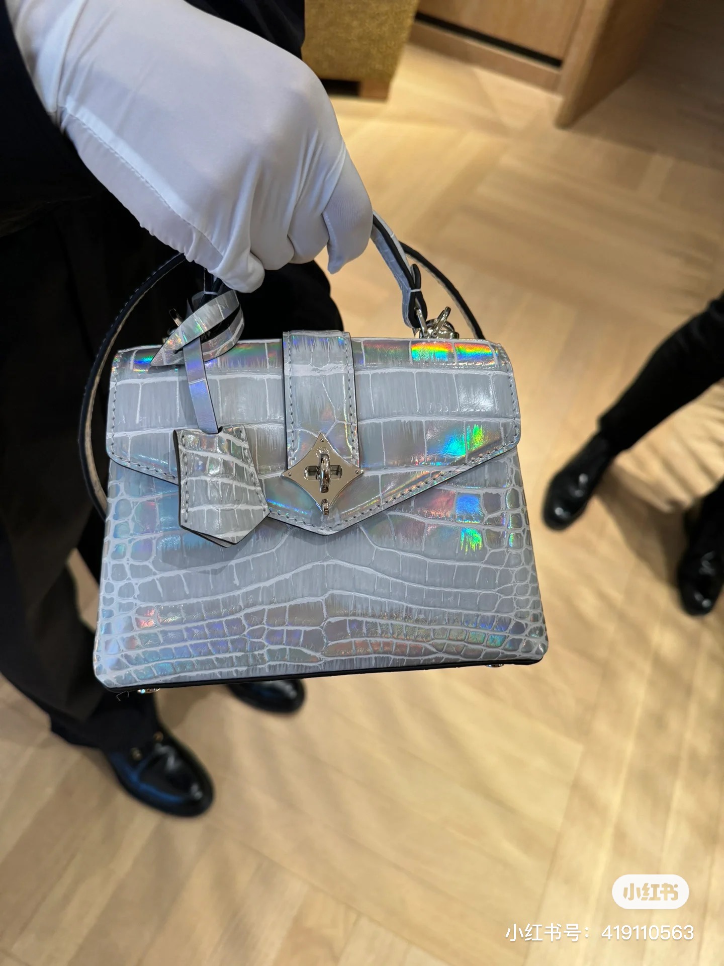 Louis Vuitton Basic Bag M-s