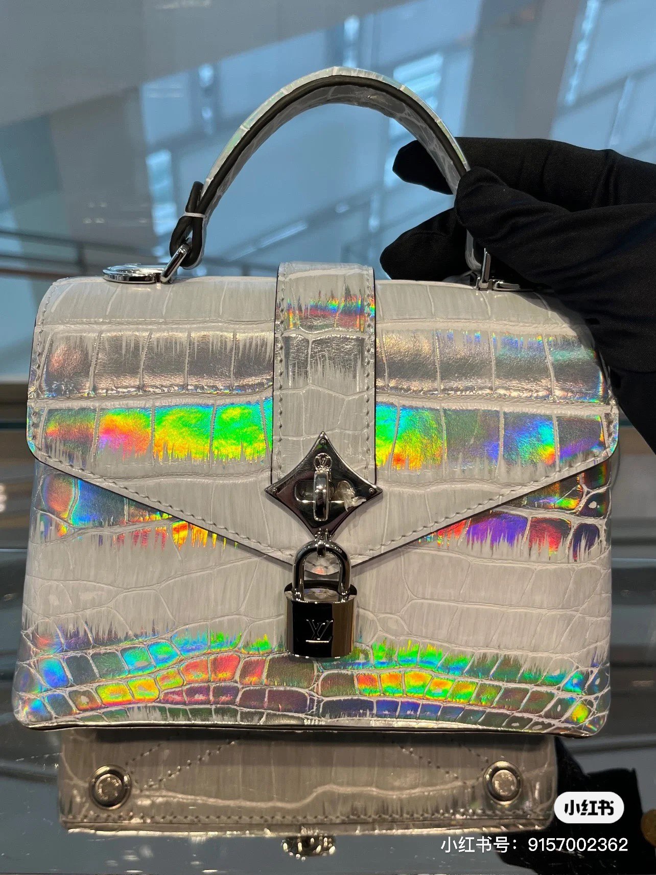 Louis Vuitton Basic Bag M-s