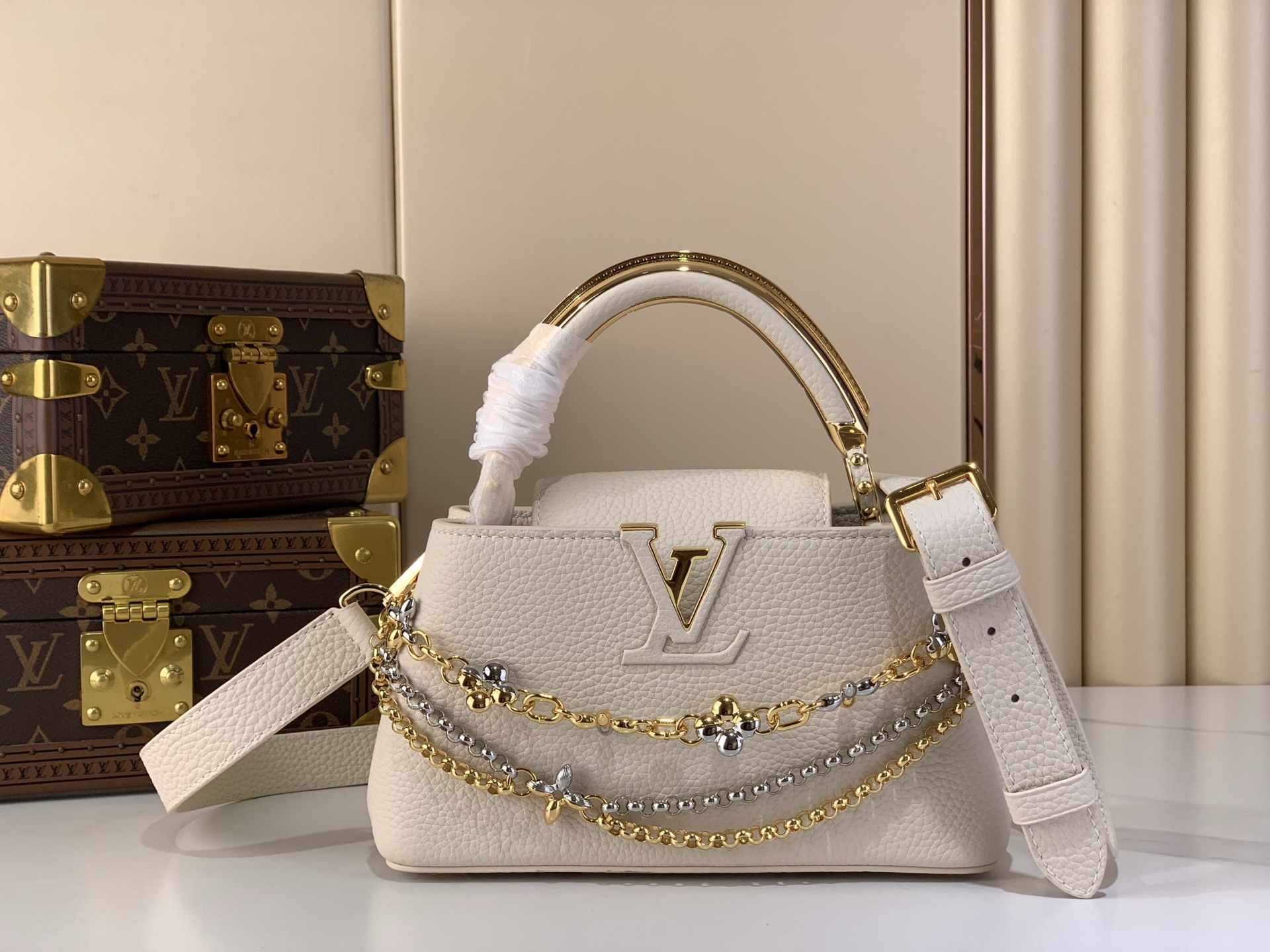 Louis Vuitton Basic Bag White M-l-s