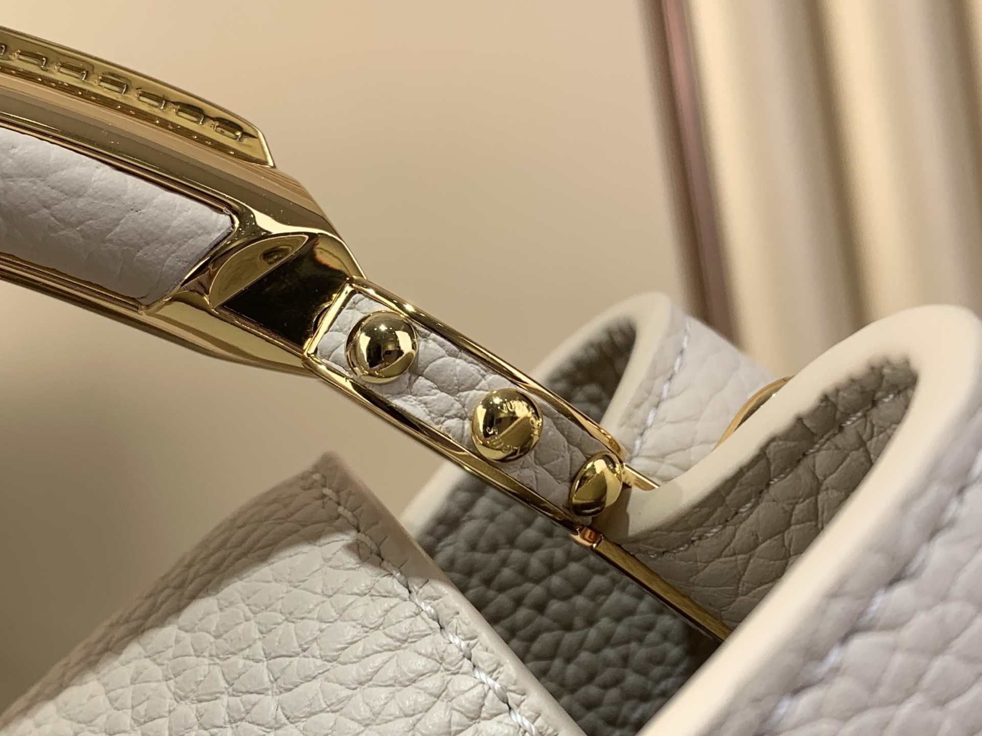 Louis Vuitton Basic Bag White M-l-s