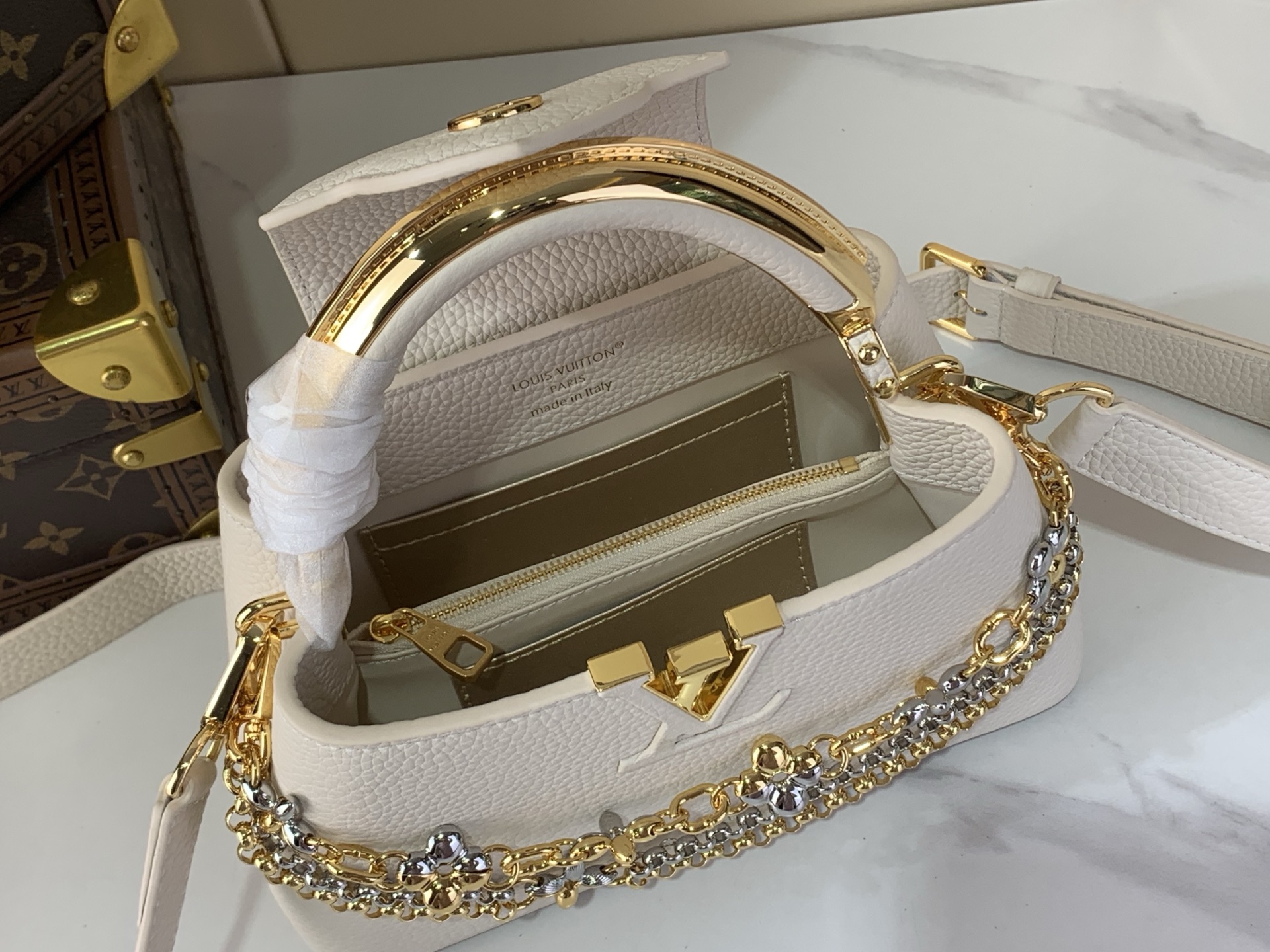 Louis Vuitton Basic Bag White M-l-s