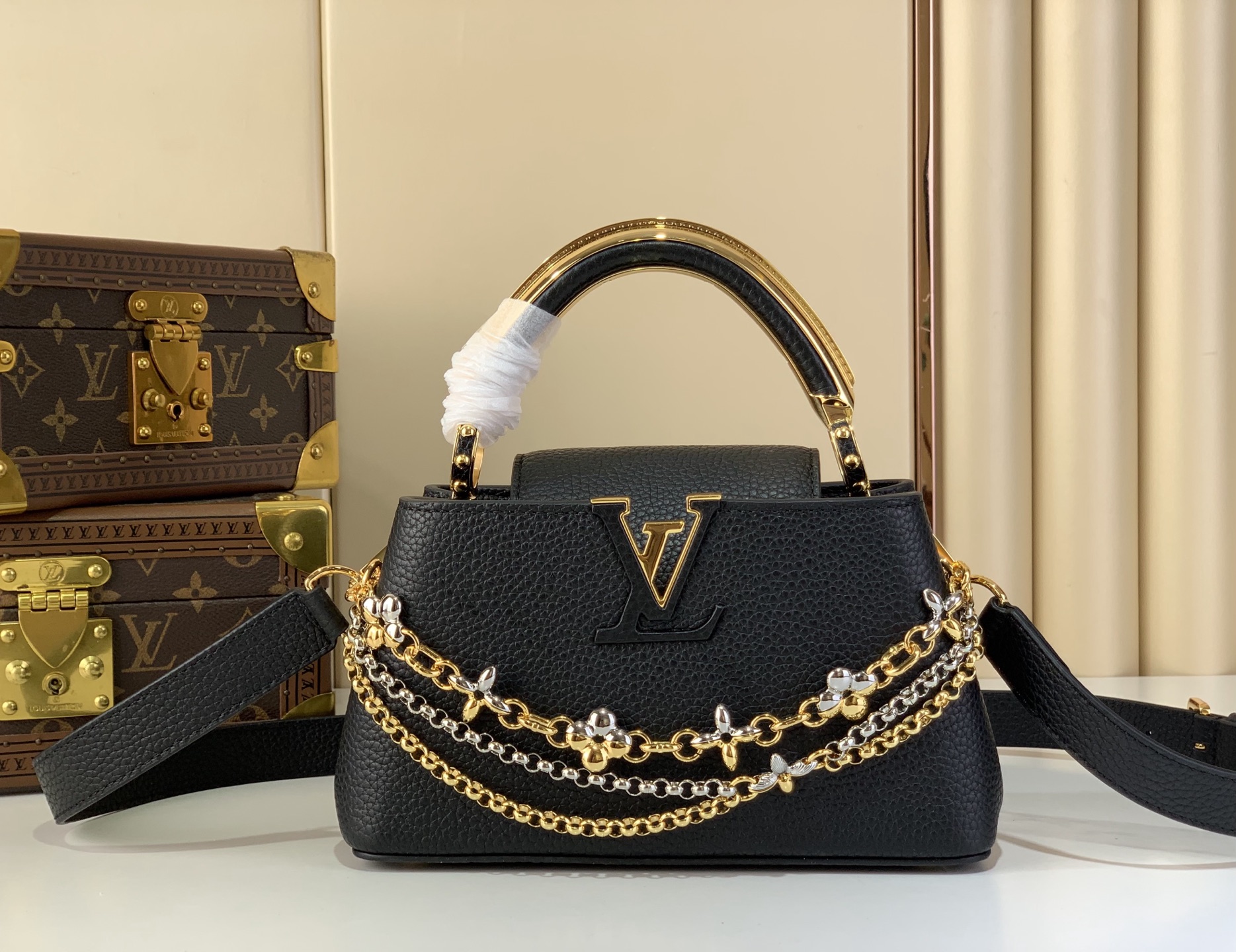 Louis Vuitton Basic Bag Black M-l-s