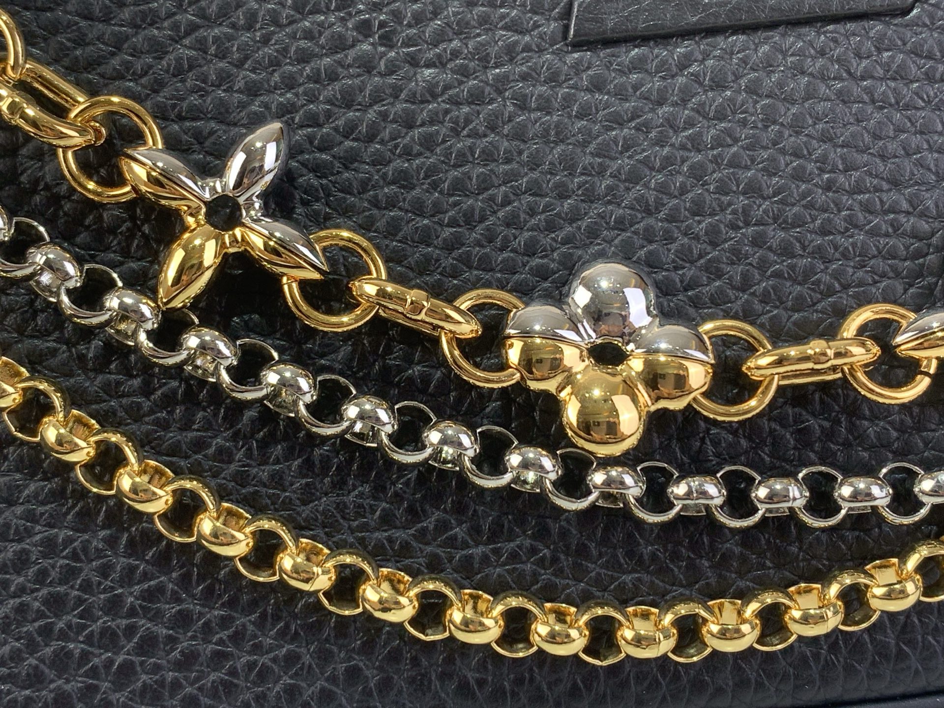 Louis Vuitton Basic Bag Black M-l-s