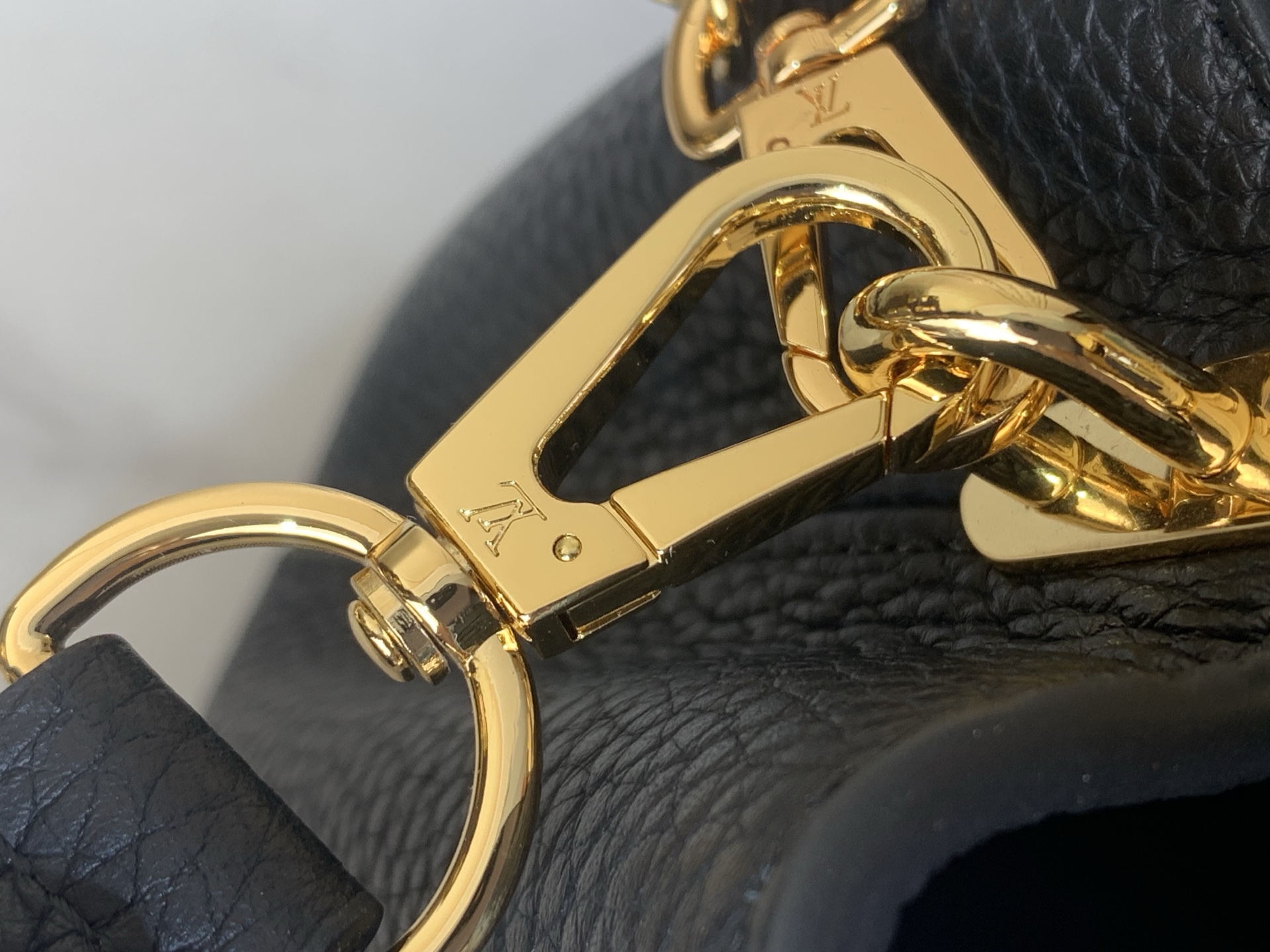 Louis Vuitton Basic Bag Black M-l-s