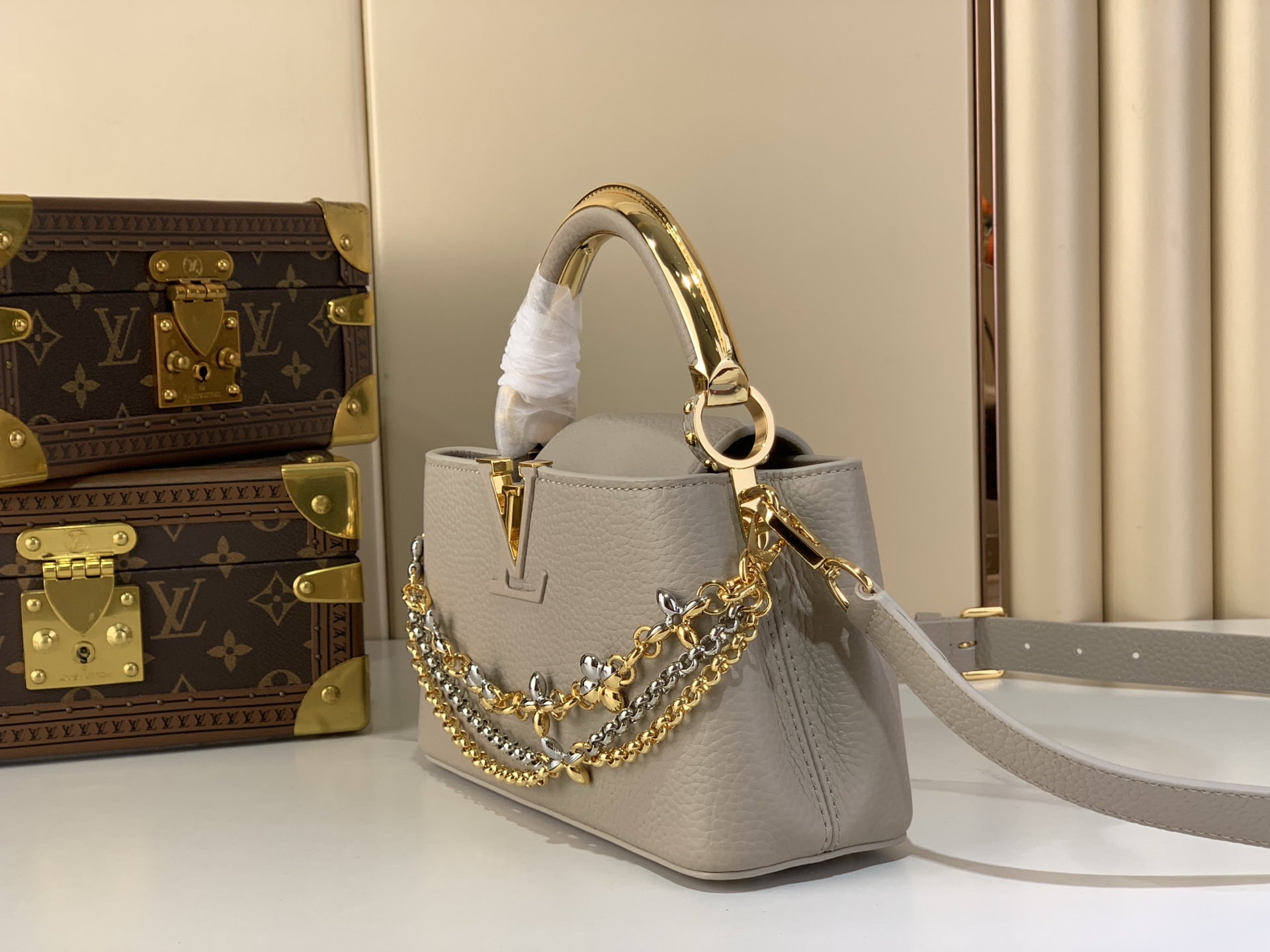 Louis Vuitton Basic Bag Gray M-l-s