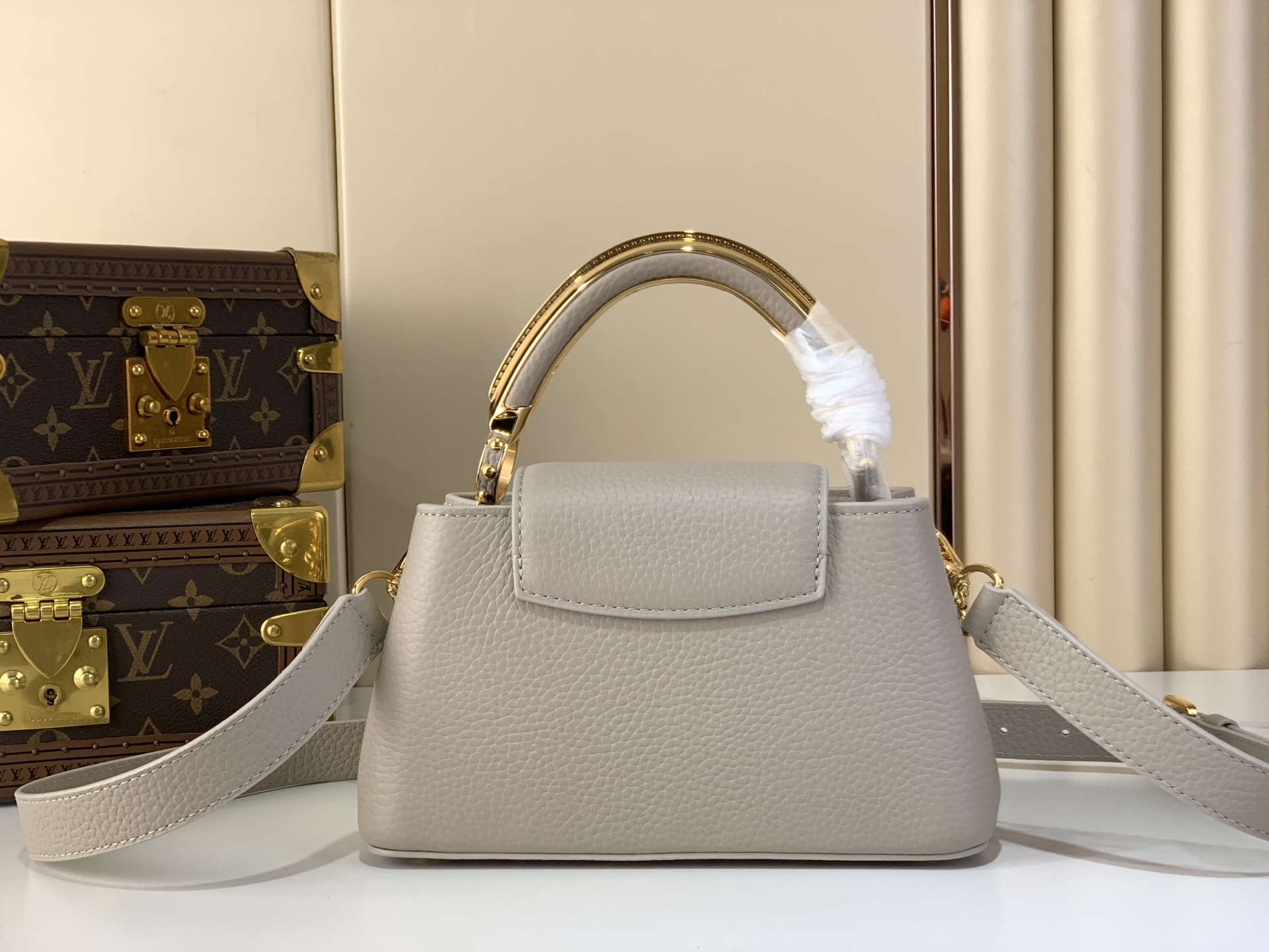 Louis Vuitton Basic Bag Gray M-l-s
