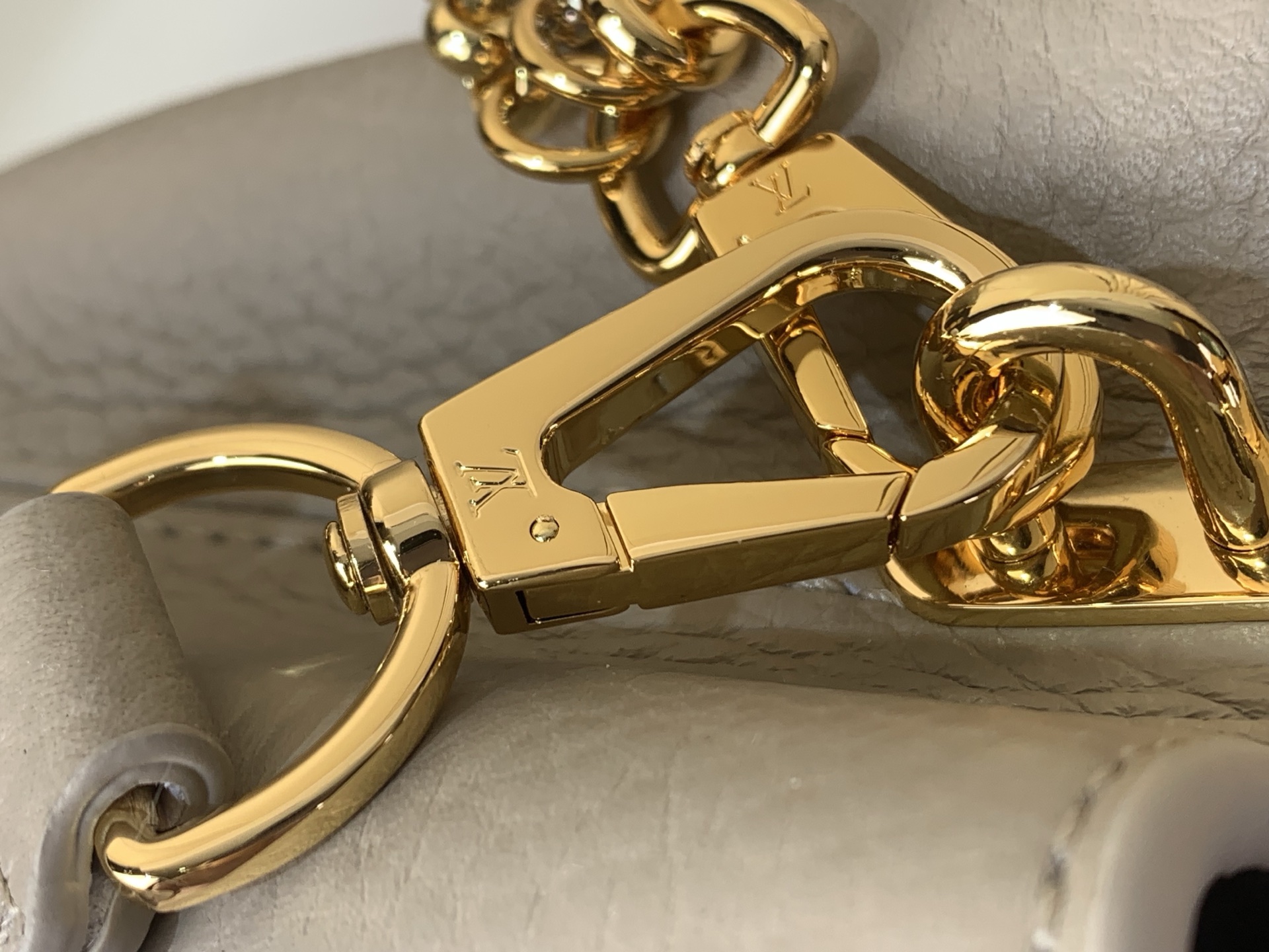 Louis Vuitton Basic Bag Gray M-l-s