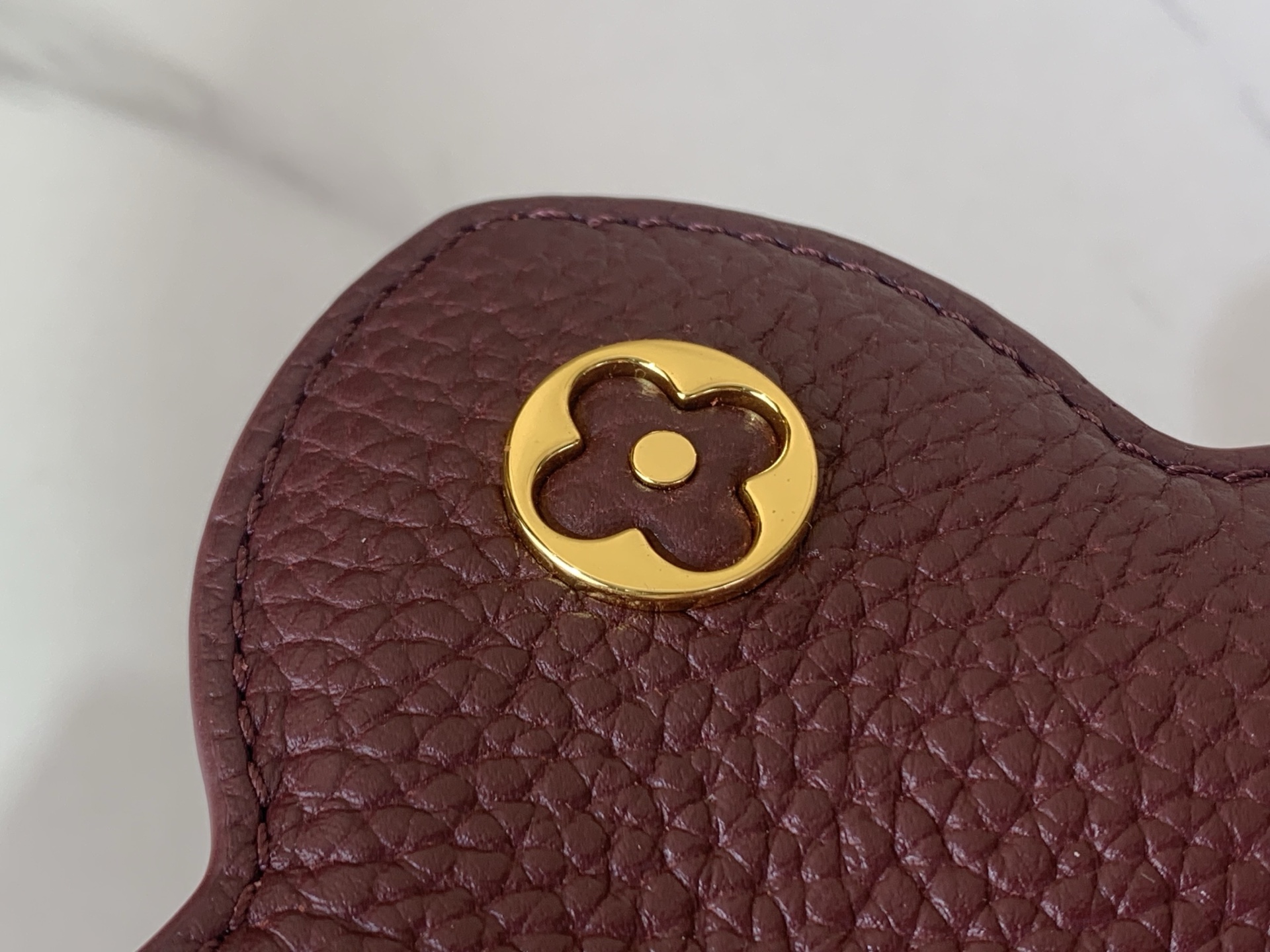 Louis Vuitton Basic Bag M-l-s