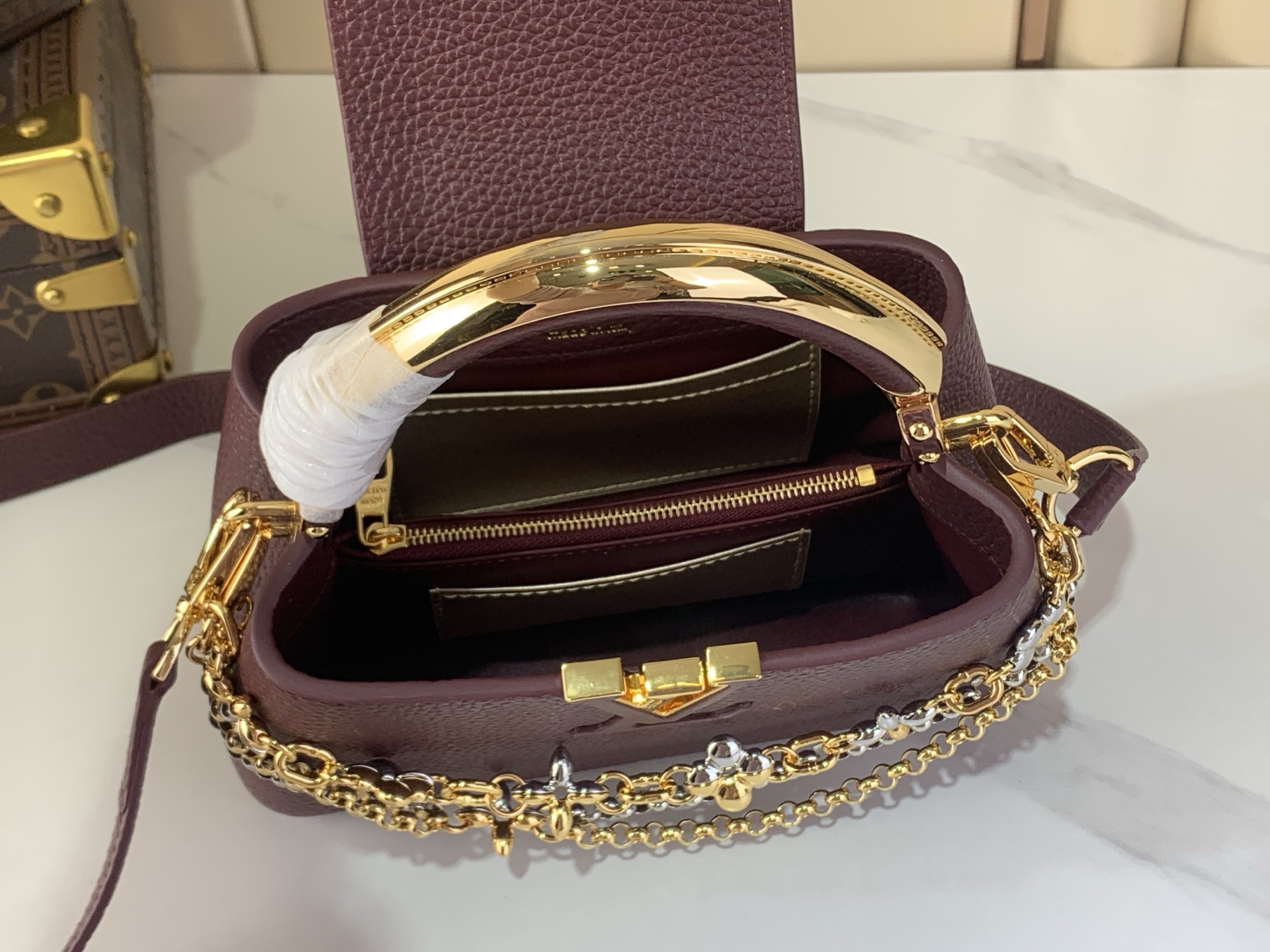 Louis Vuitton Basic Bag M-l-s