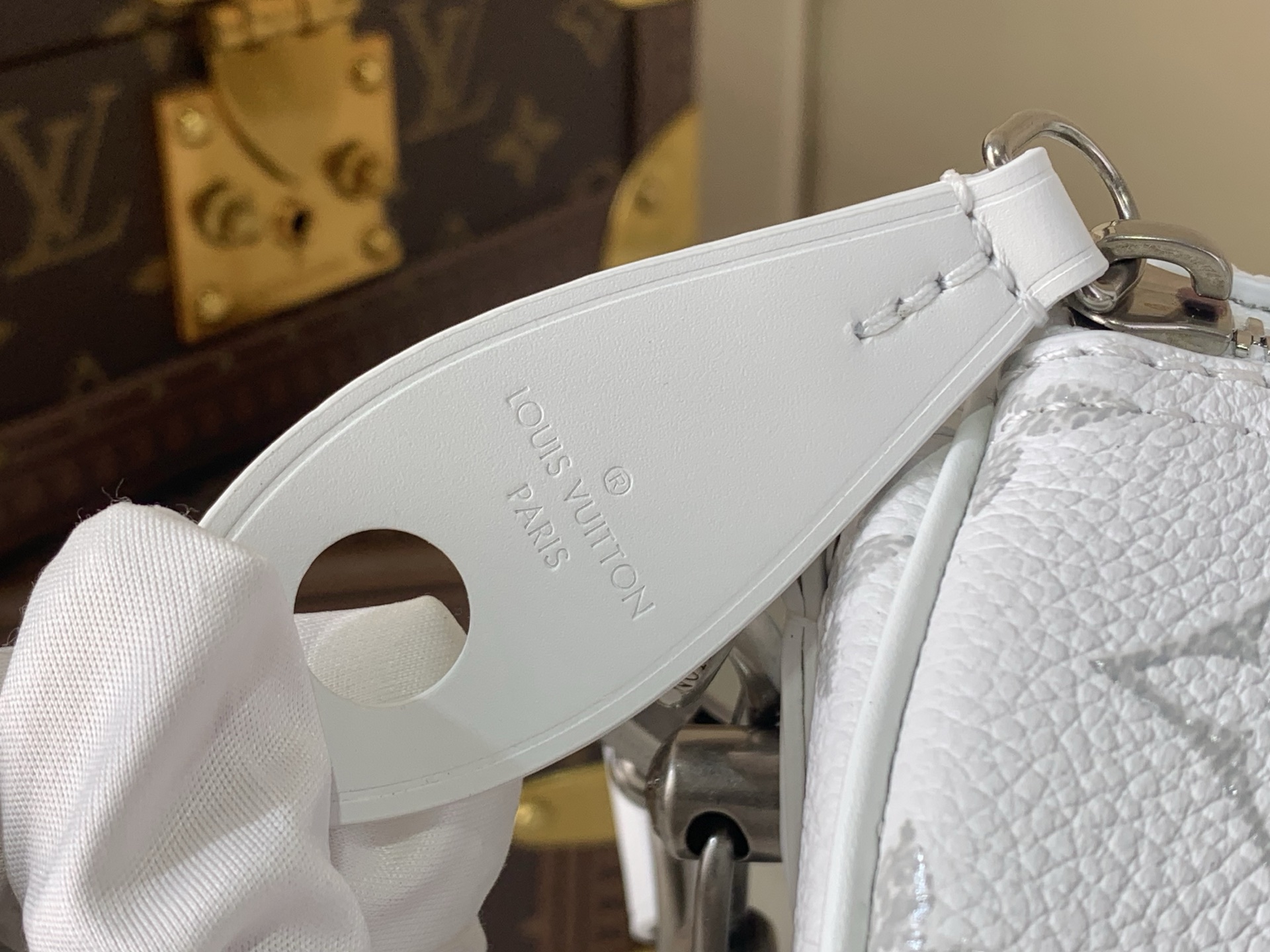 Louis Vuitton Basic Bag White M-s