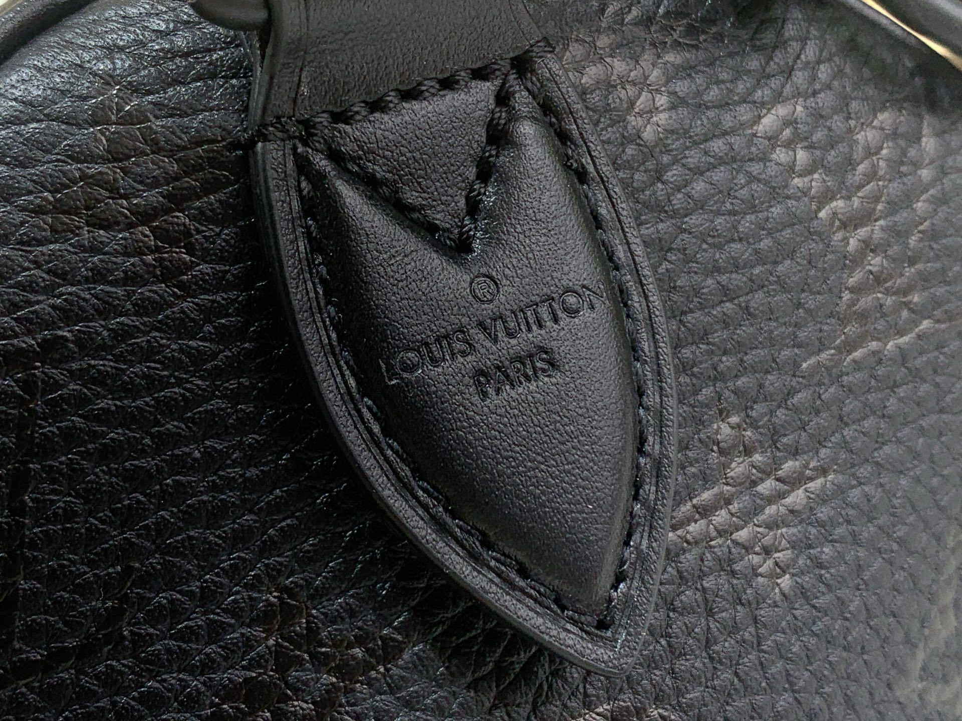 Louis Vuitton Basic Bag Black L-s