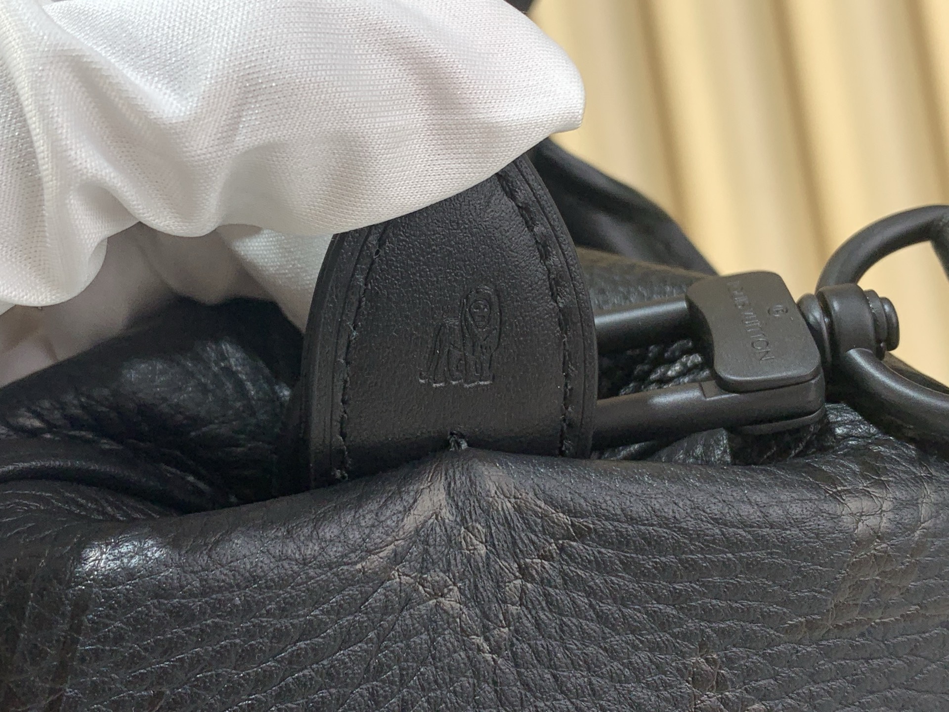 Louis Vuitton Basic Bag Black L-s