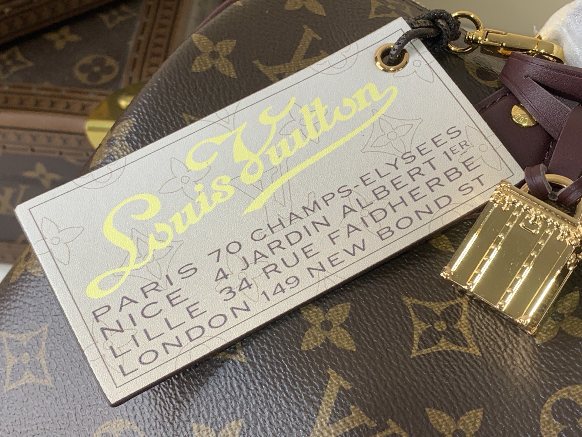 Louis Vuitton Basic Bag M-s