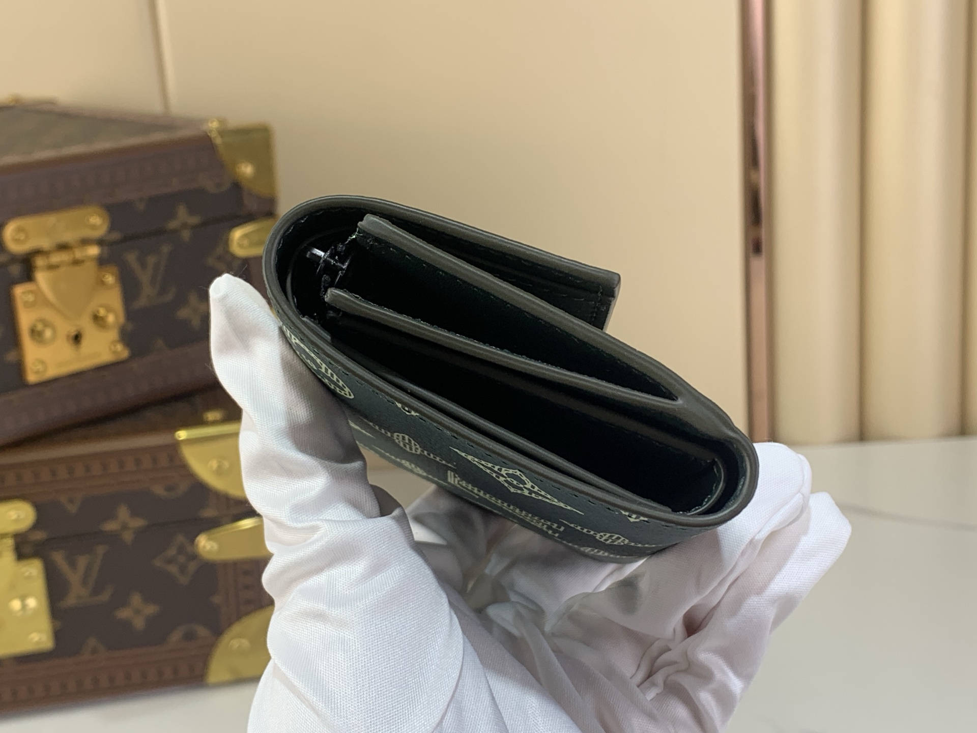 Louis Vuitton Basic Bag Cow Leather Green M-s