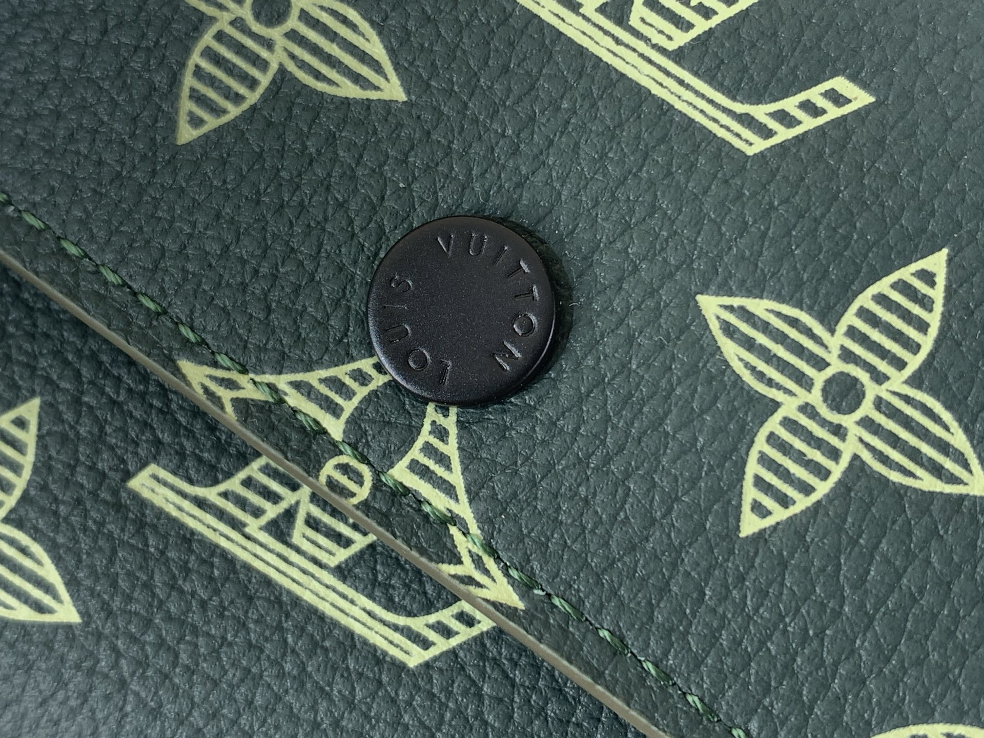 Louis Vuitton Basic Bag Cow Leather Green M-s