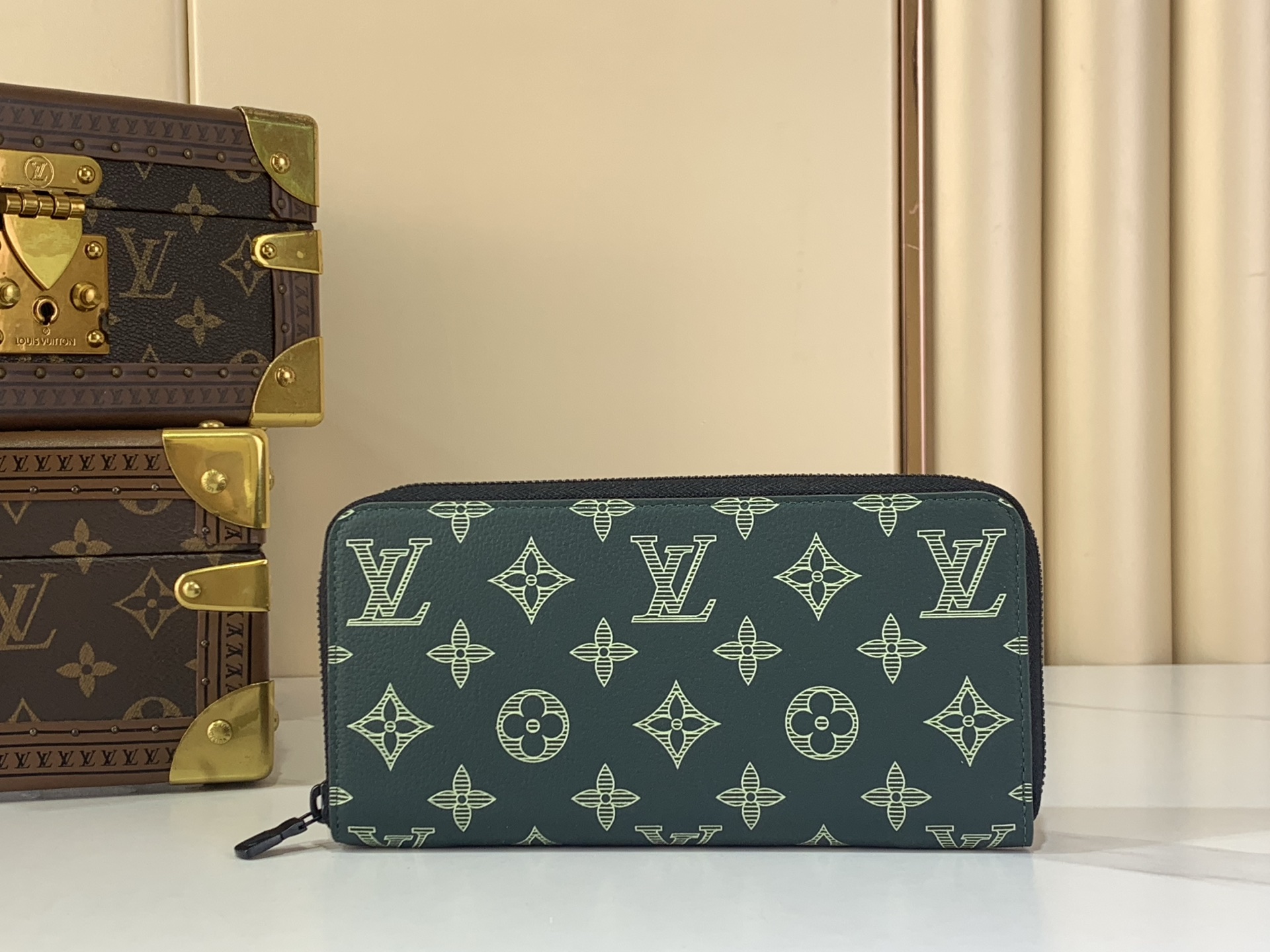 Louis Vuitton Basic Bag Cow Leather Green M-l