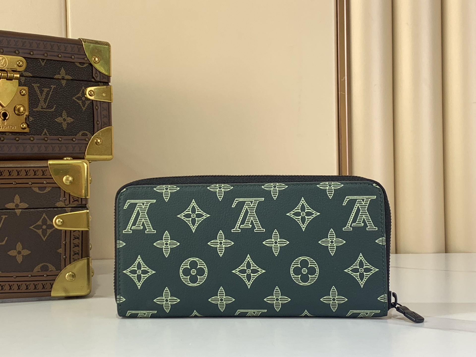 Louis Vuitton Basic Bag Cow Leather Green M-l