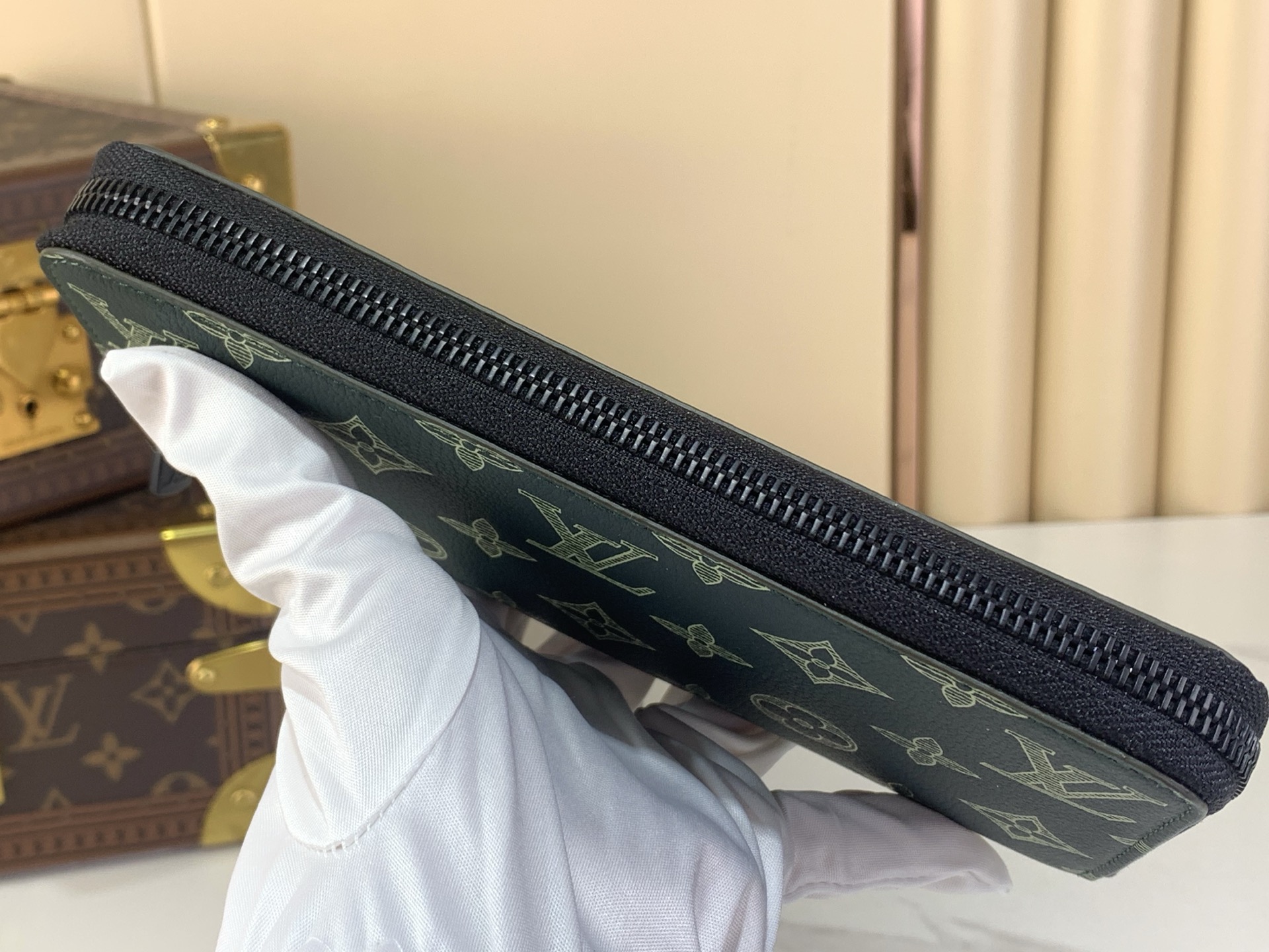 Louis Vuitton Basic Bag Cow Leather Green M-l