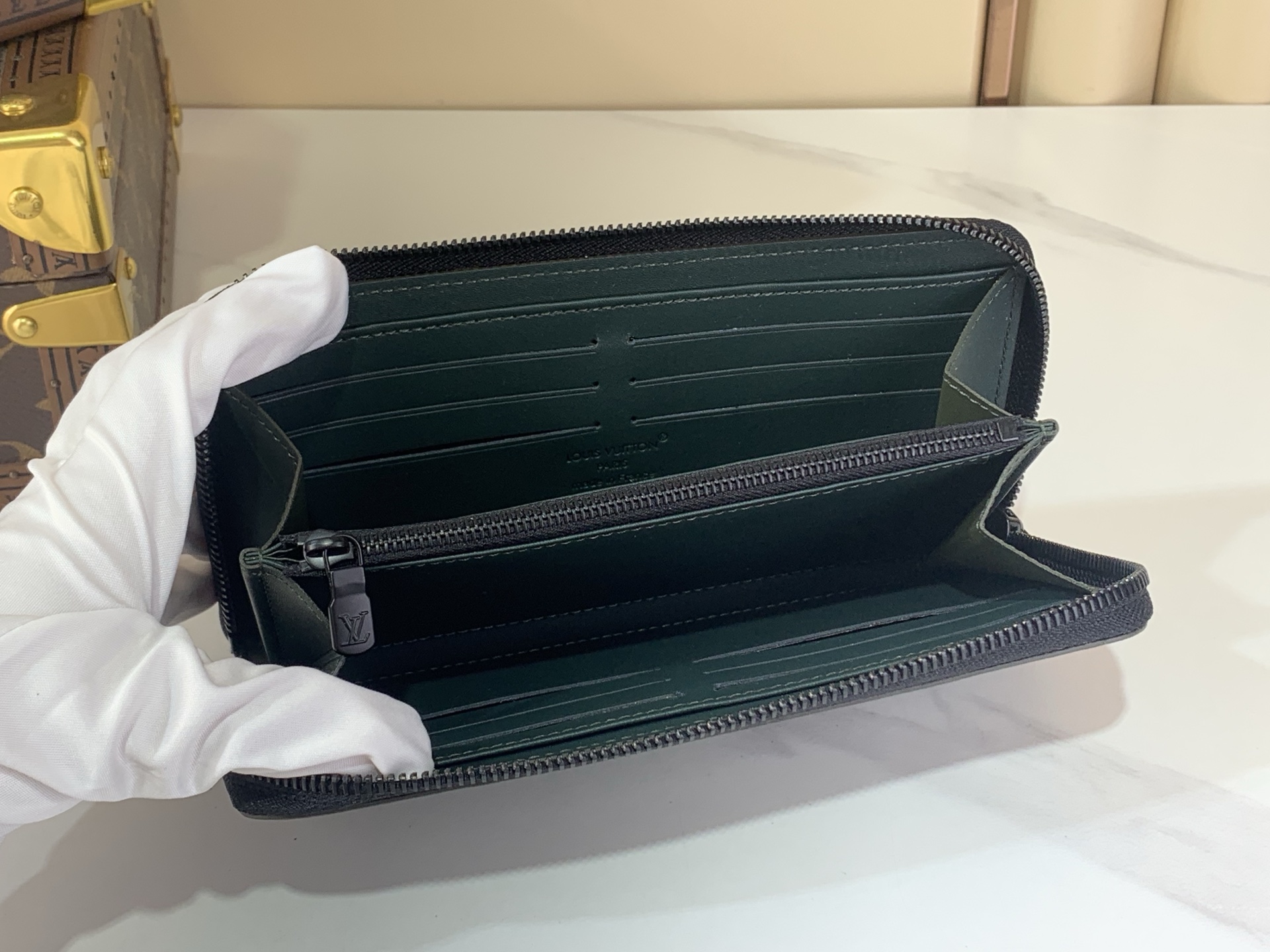 Louis Vuitton Basic Bag Cow Leather Green M-l