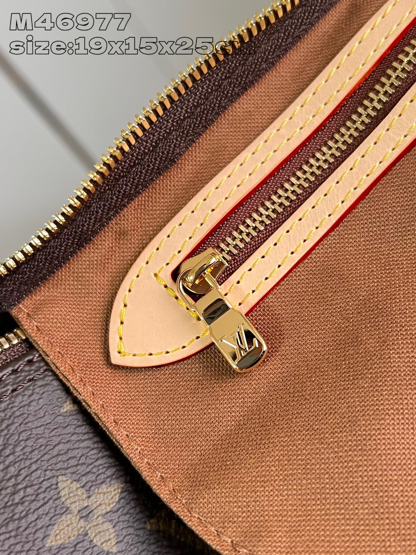 Louis Vuitton Basic Bag Canvas M-l-s